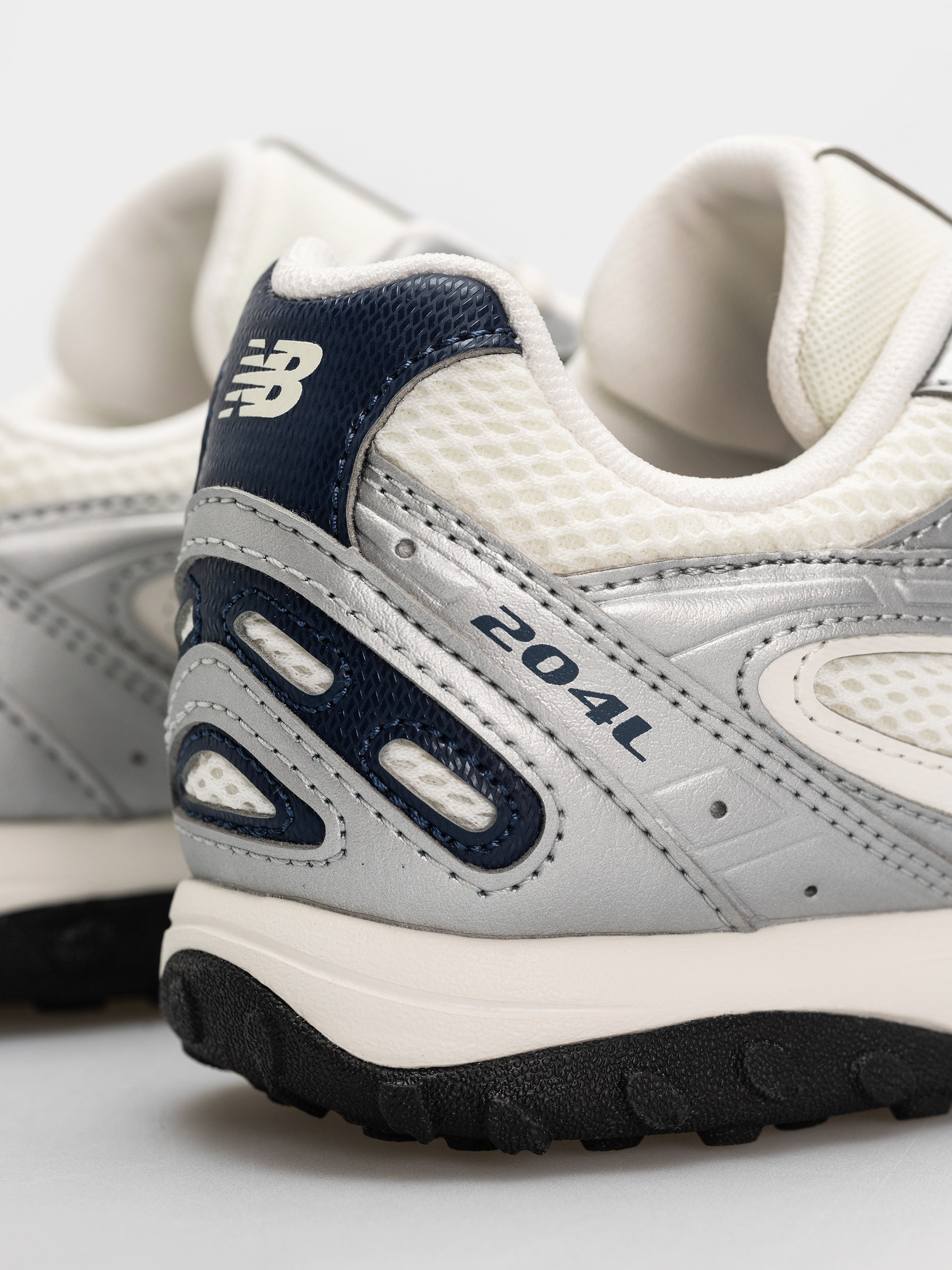 Pantofi New Balance 204L (sea salt/silver metallic/nb navy)