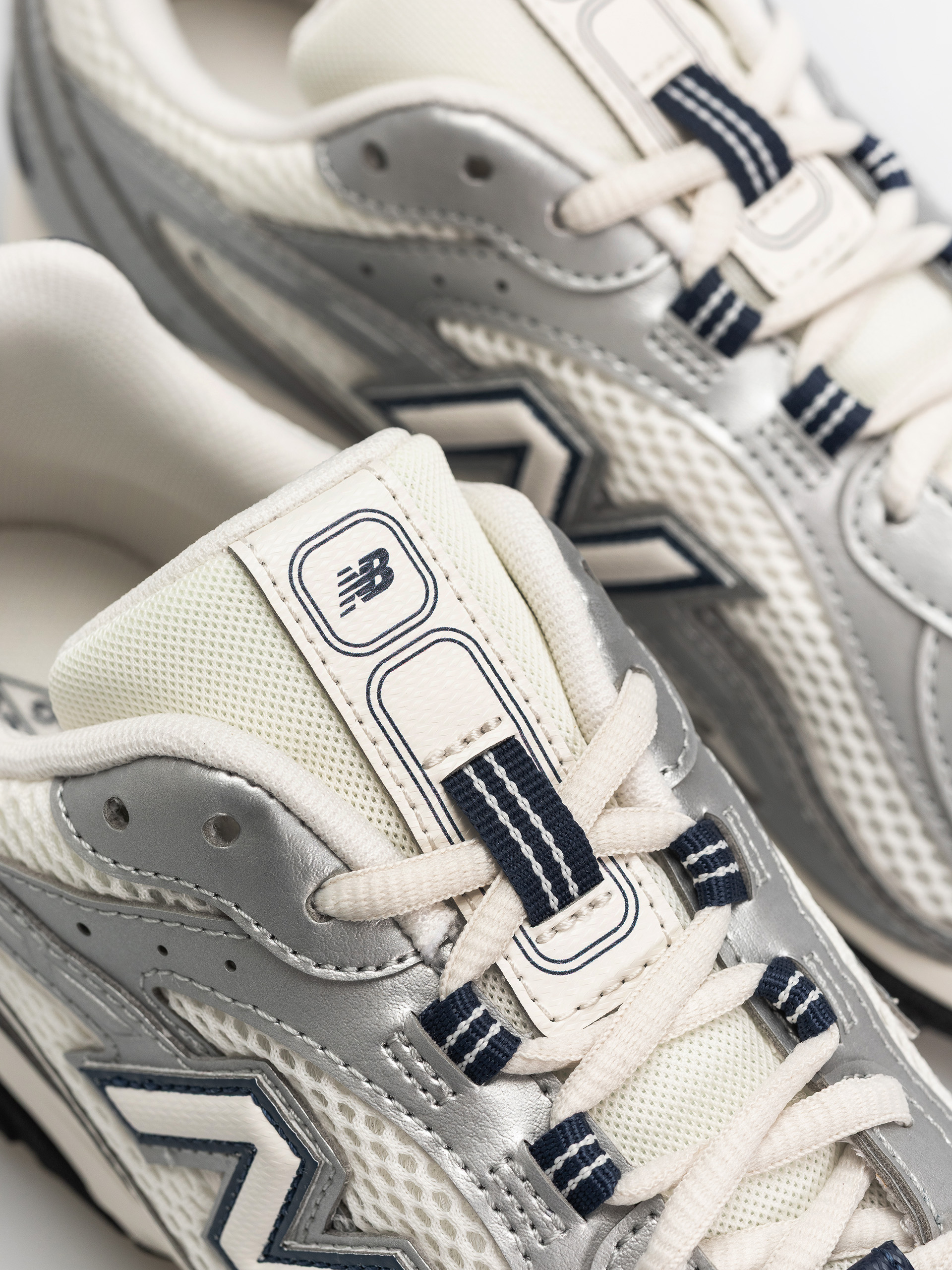 Pantofi New Balance 204L (sea salt/silver metallic/nb navy)
