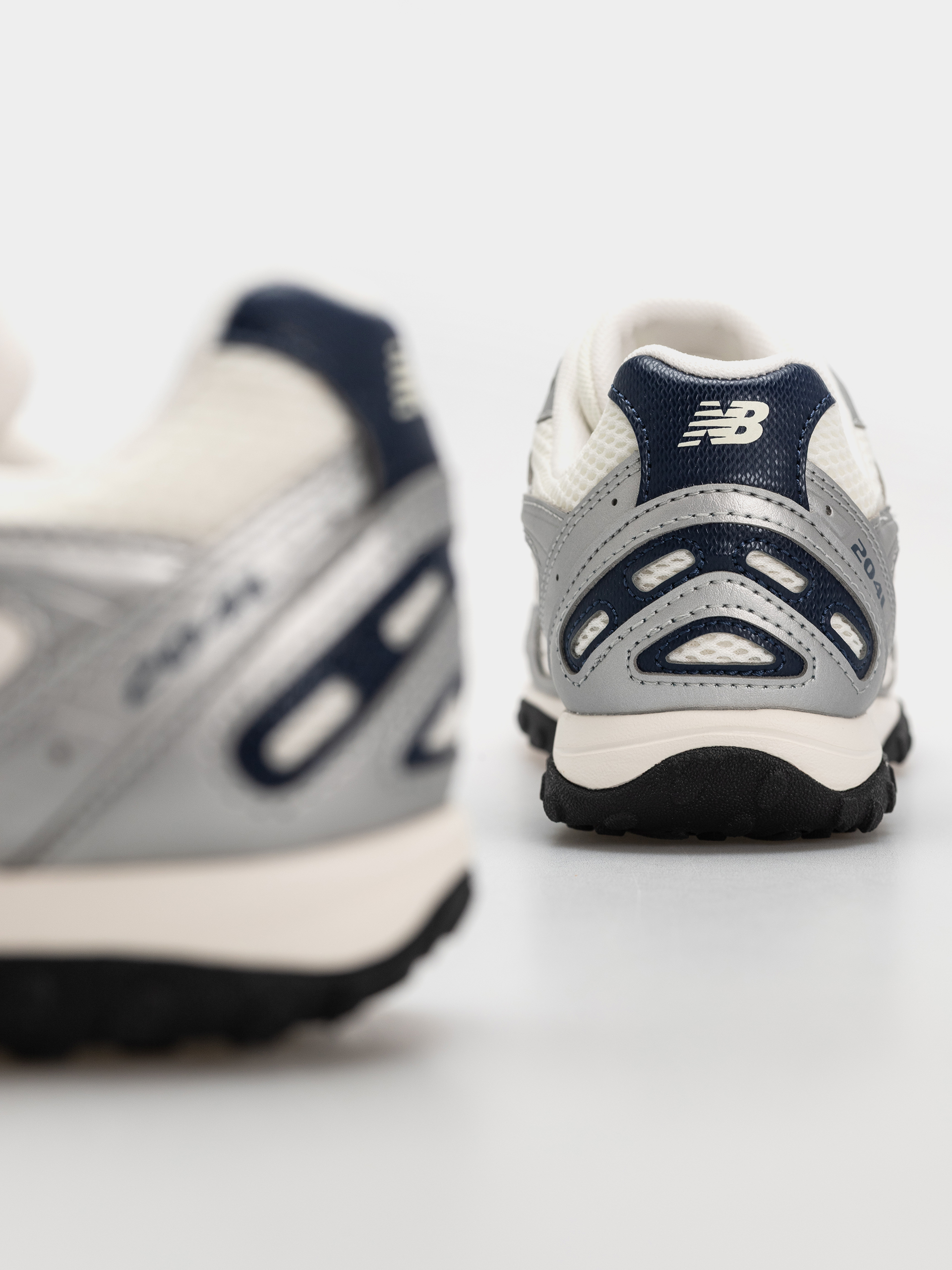 Pantofi New Balance 204L (sea salt/silver metallic/nb navy)