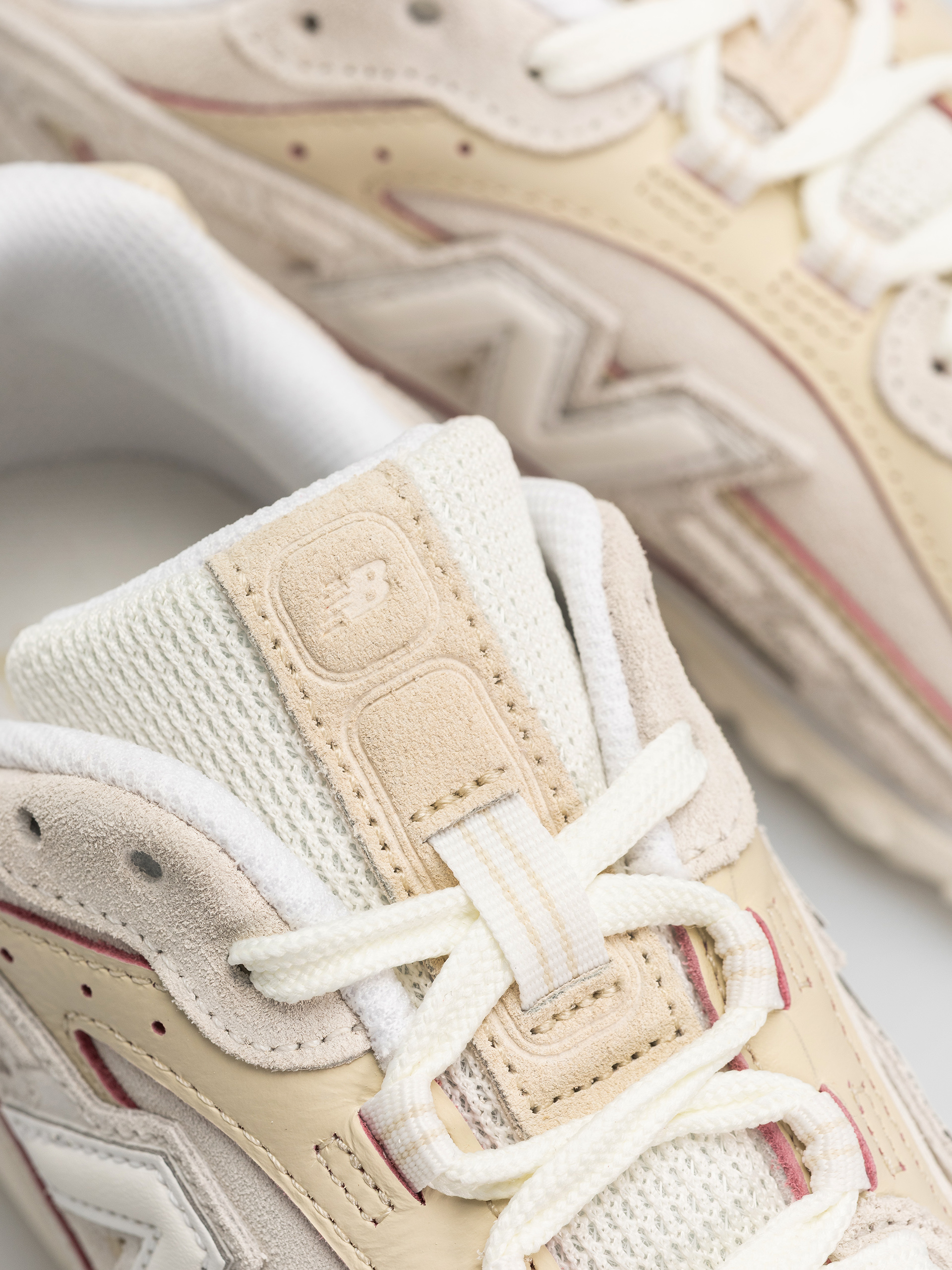Pantofi New Balance 204L (sea salt/bone/pink eraser)