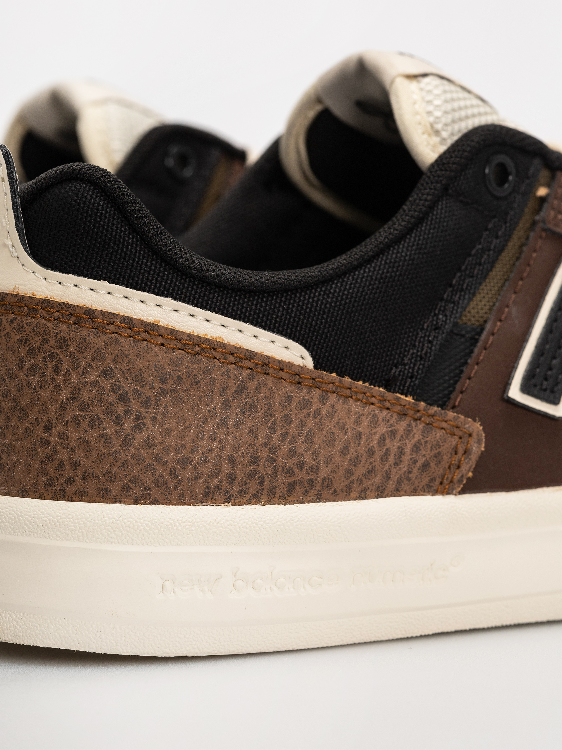 Pantofi New Balance 306 (pumpernickel/black)