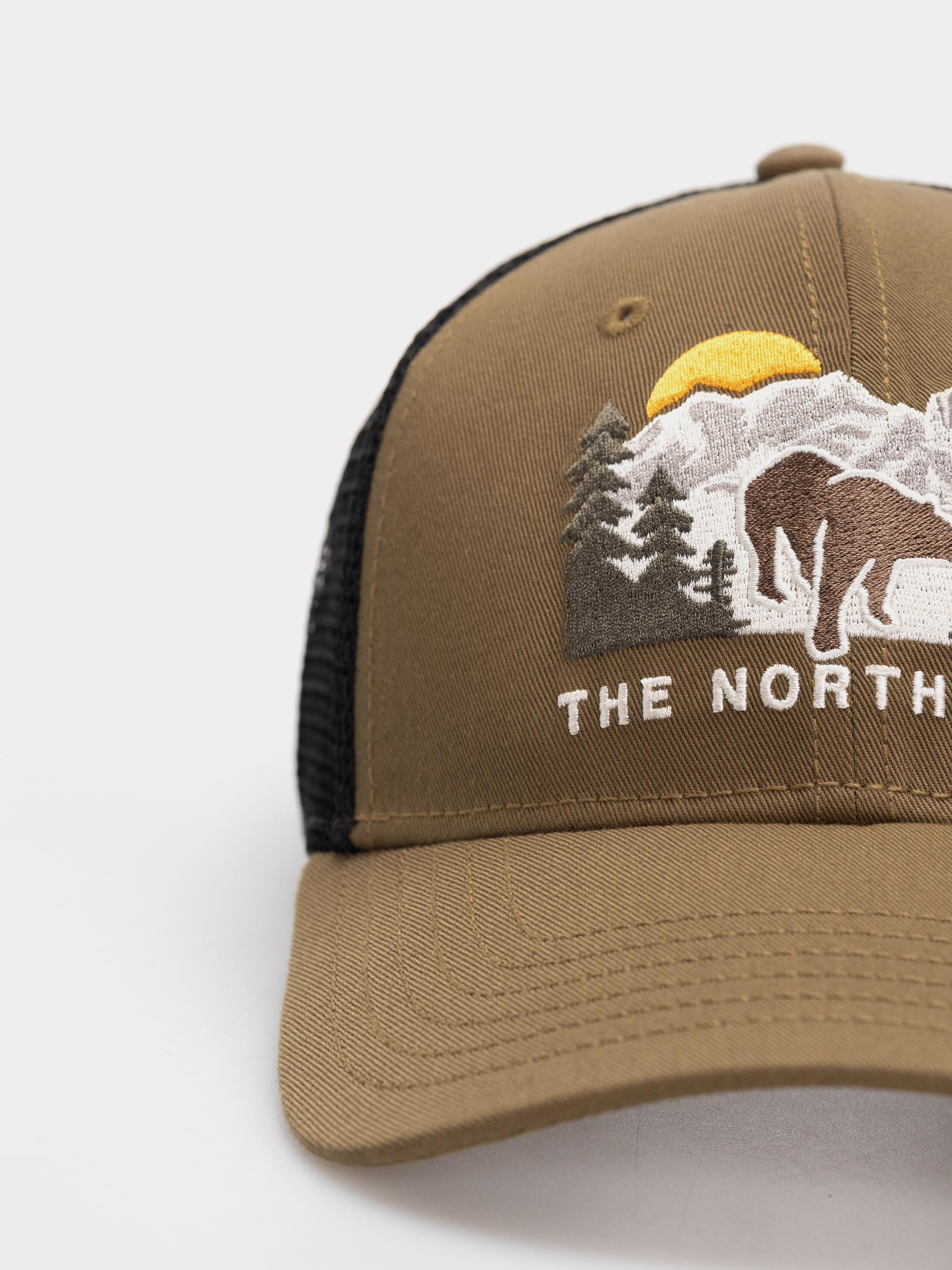 Șapcă The North Face Embroidered Mudder Trucker (caraway seed/bear graph)