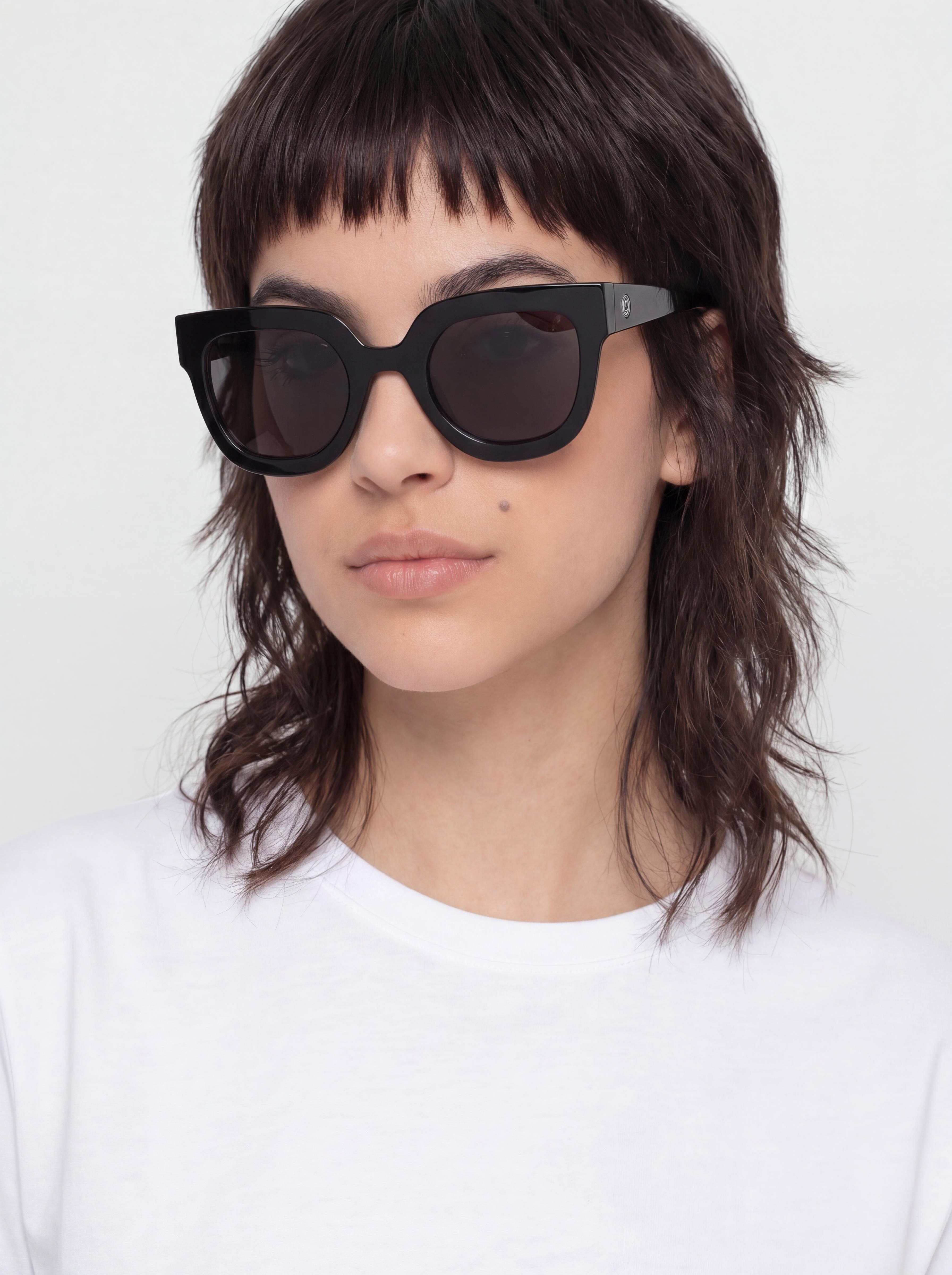 Ochelari de soare Dragon Purser Wmn (black/lumalens smoke)