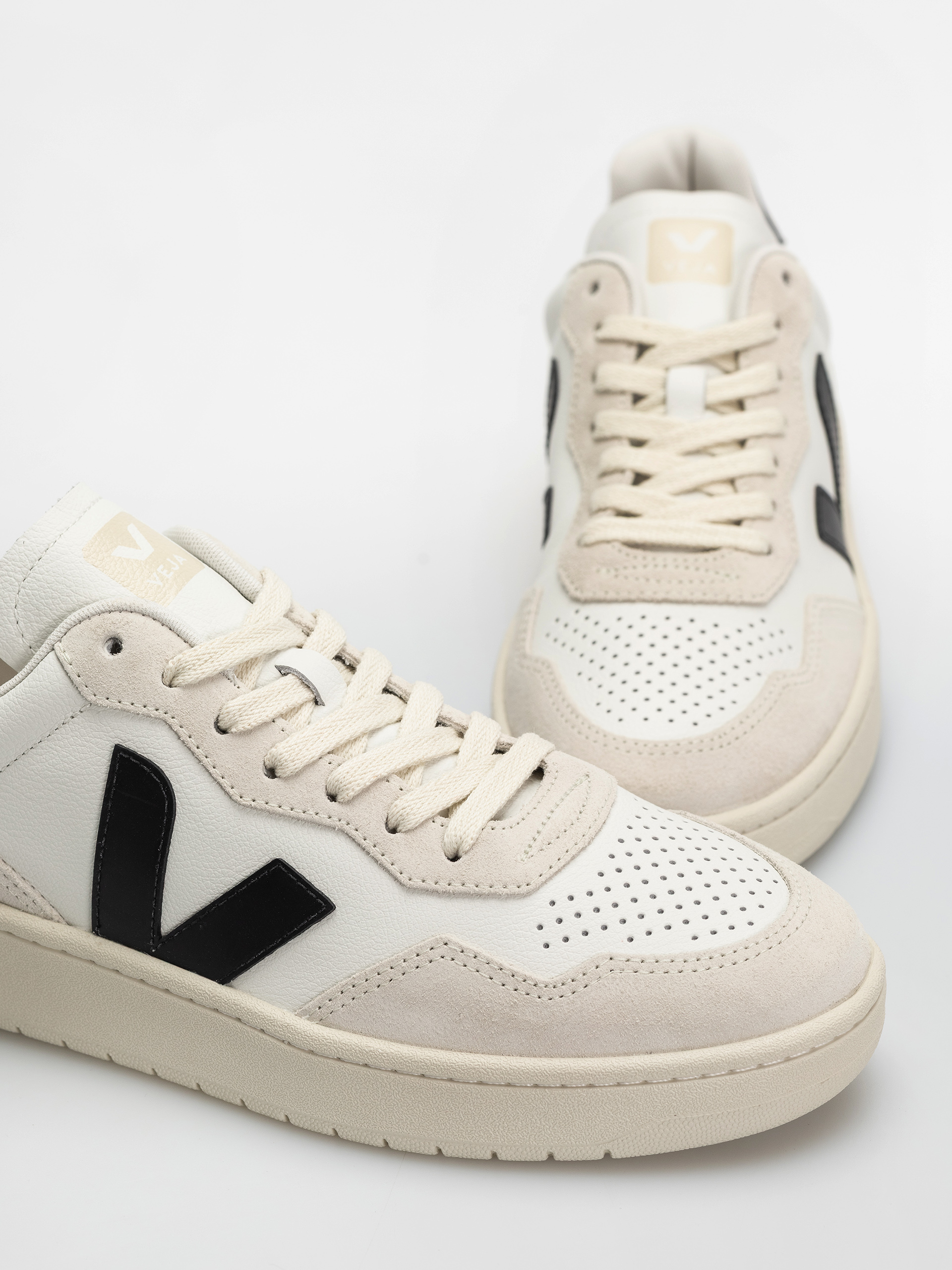Pantofi Veja V 90 (white black)