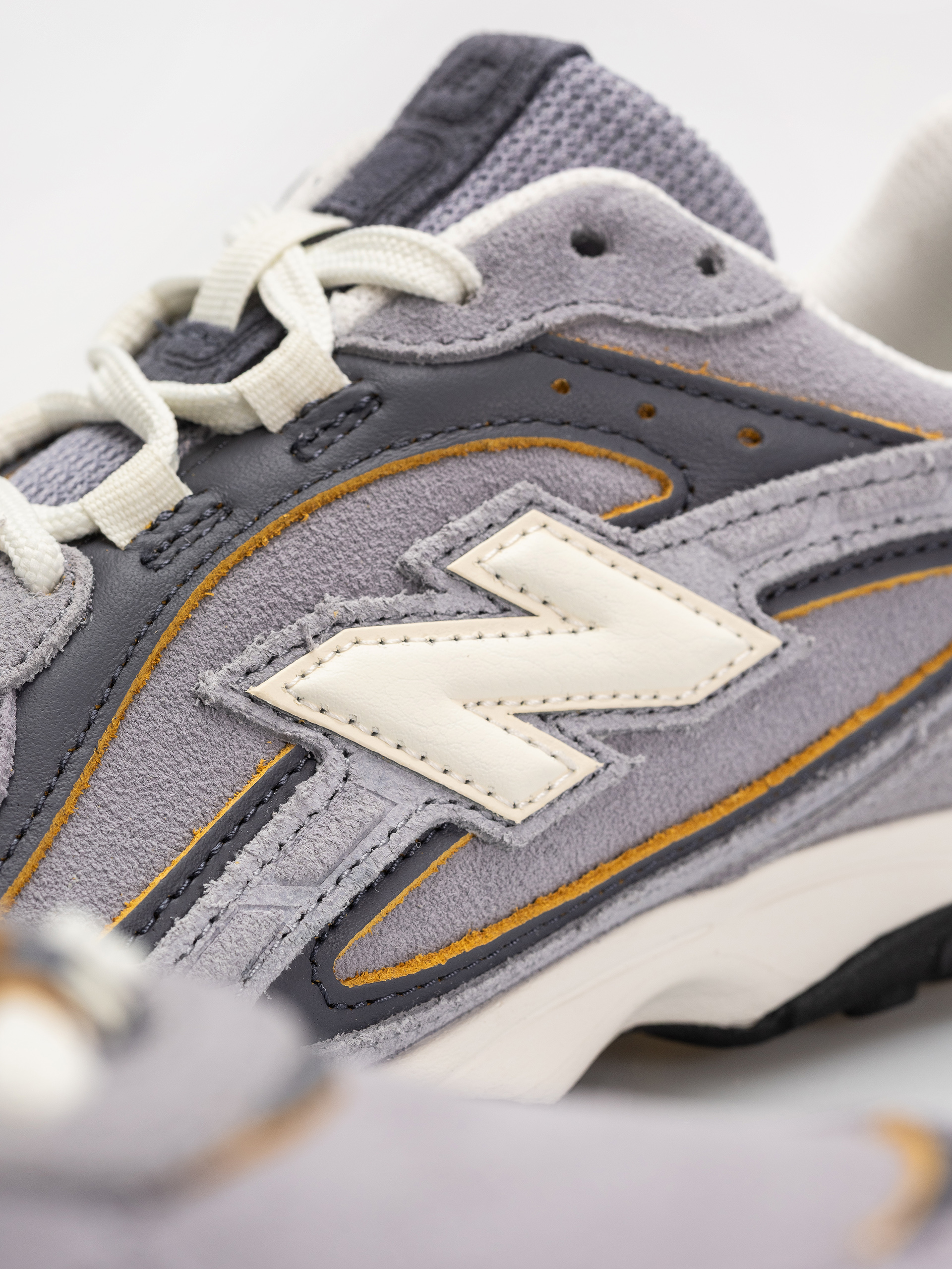 Pantofi New Balance 204L (digital mist/meteorite/light mars yellow)