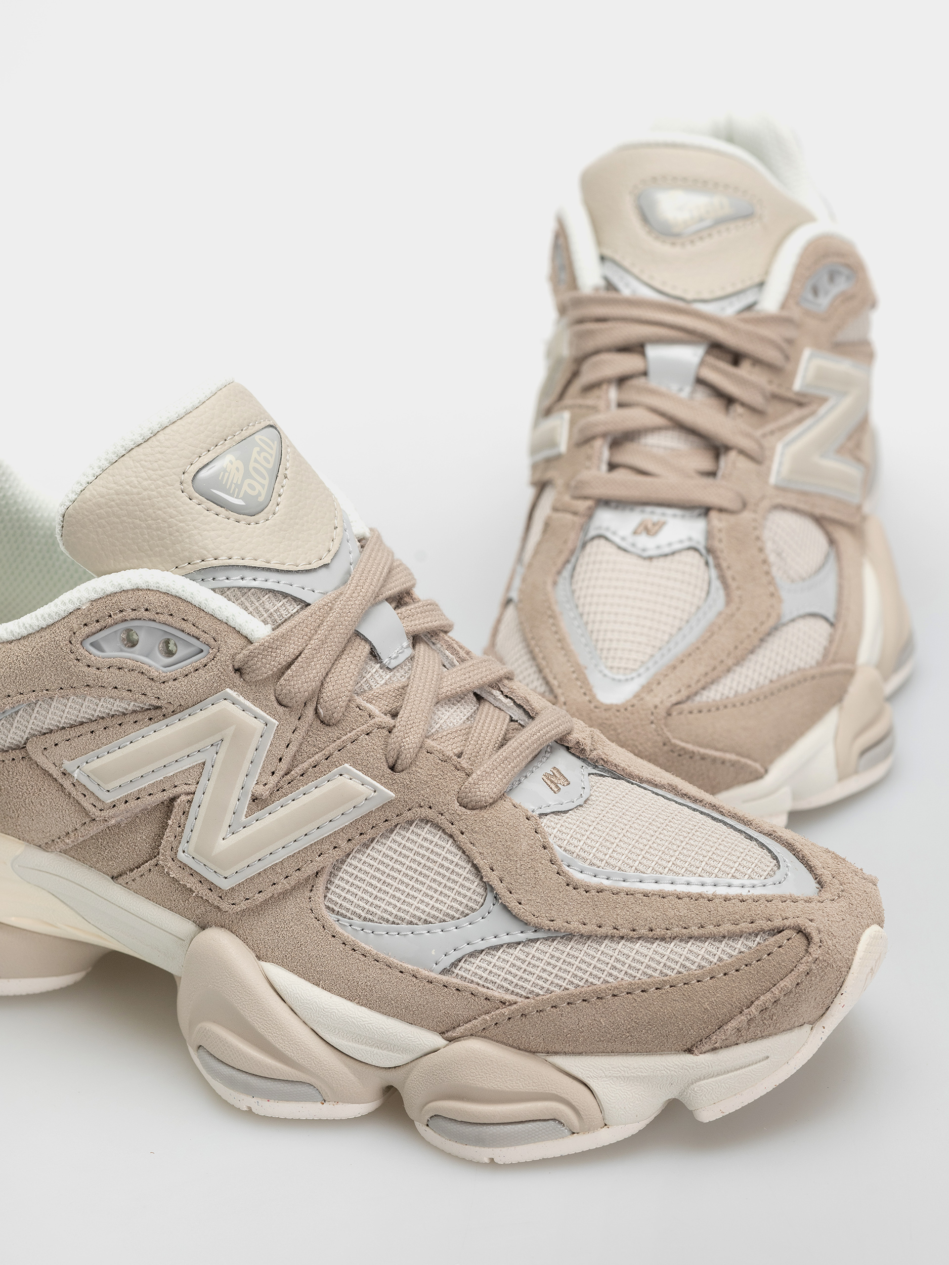 Pantofi New Balance 9060 (driftwood/timberwolf)