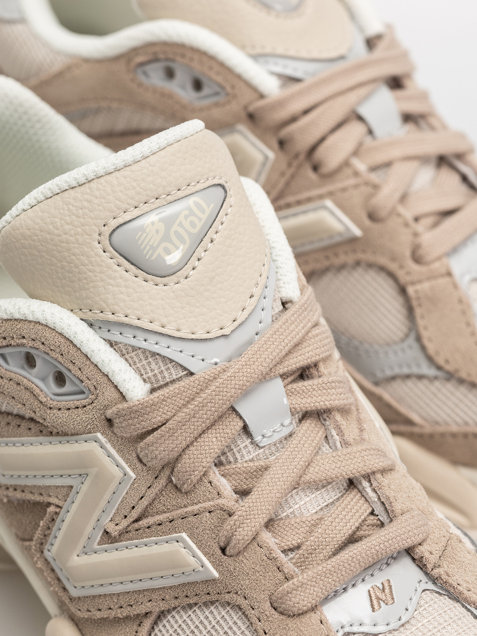 Pantofi New Balance 9060 (driftwood/timberwolf)