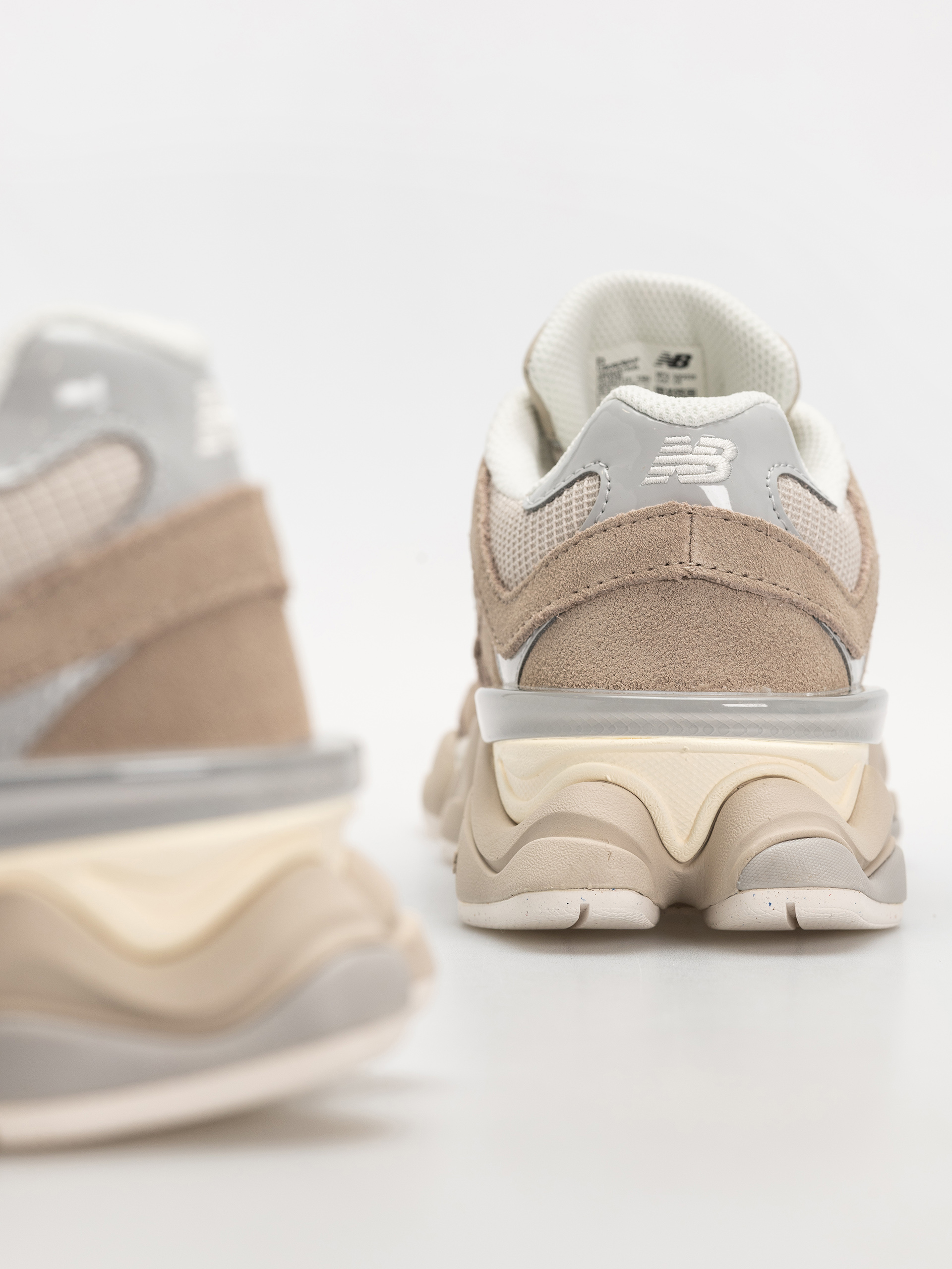 Pantofi New Balance 9060 (driftwood/timberwolf)
