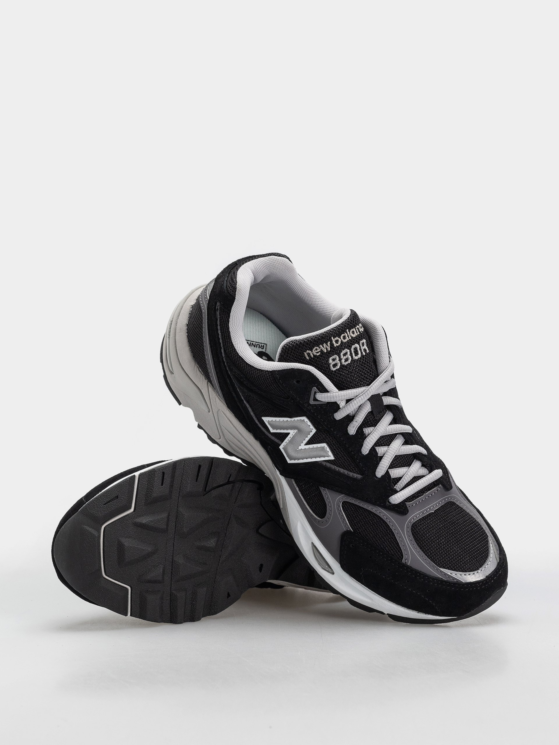 Pantofi New Balance 880R (black/castlerock)