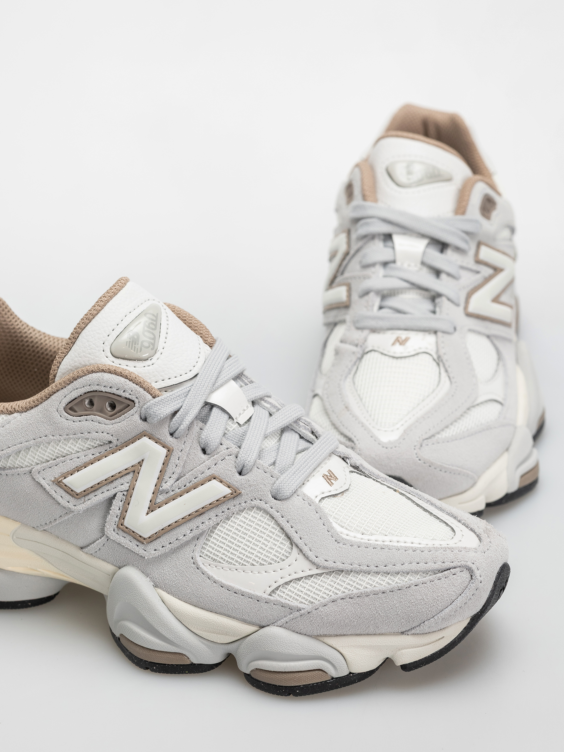 Pantofi New Balance 9060 (driftwood/sea salt)