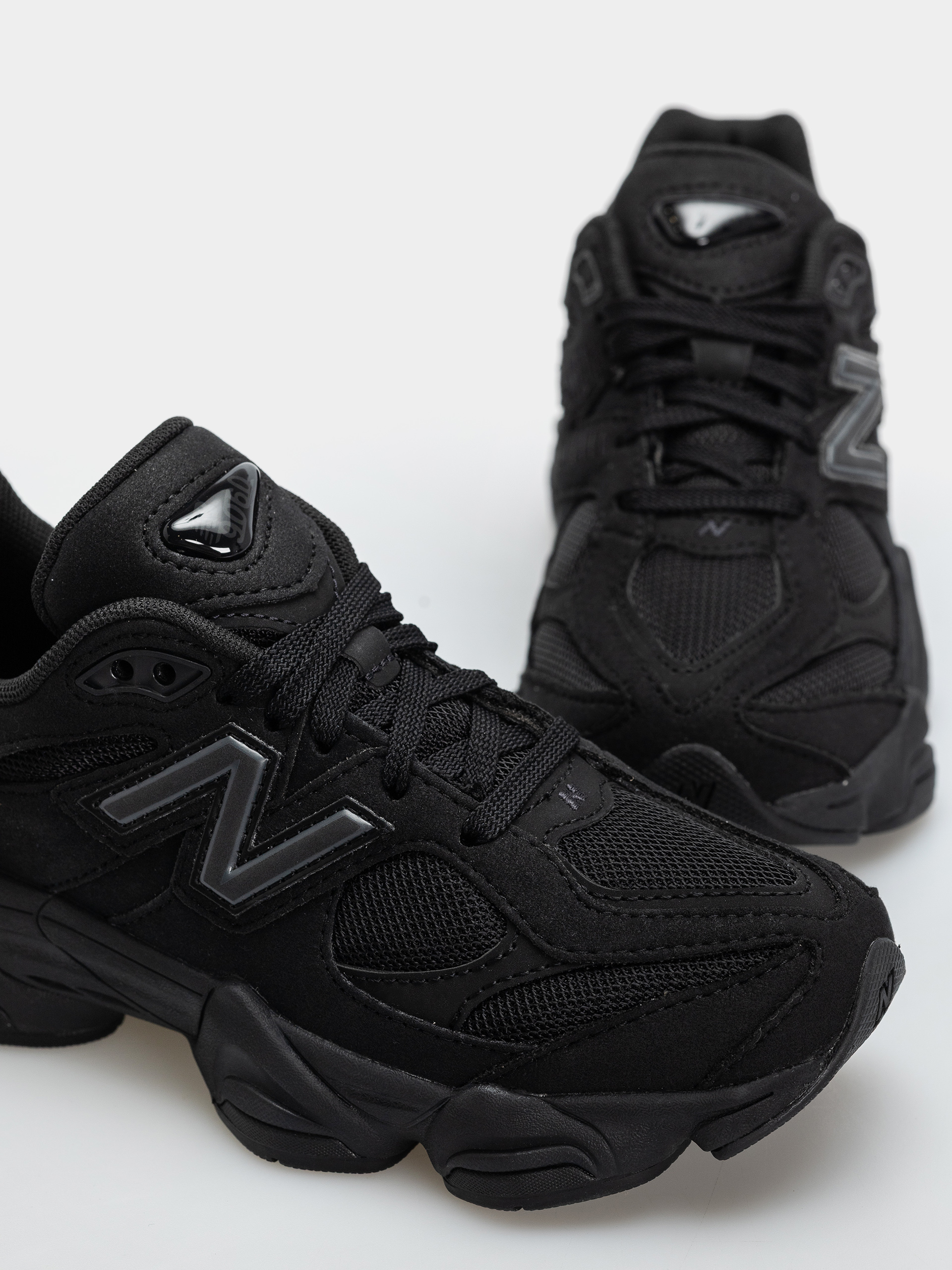 Pantofi New Balance 9060 JR (black/phantom)