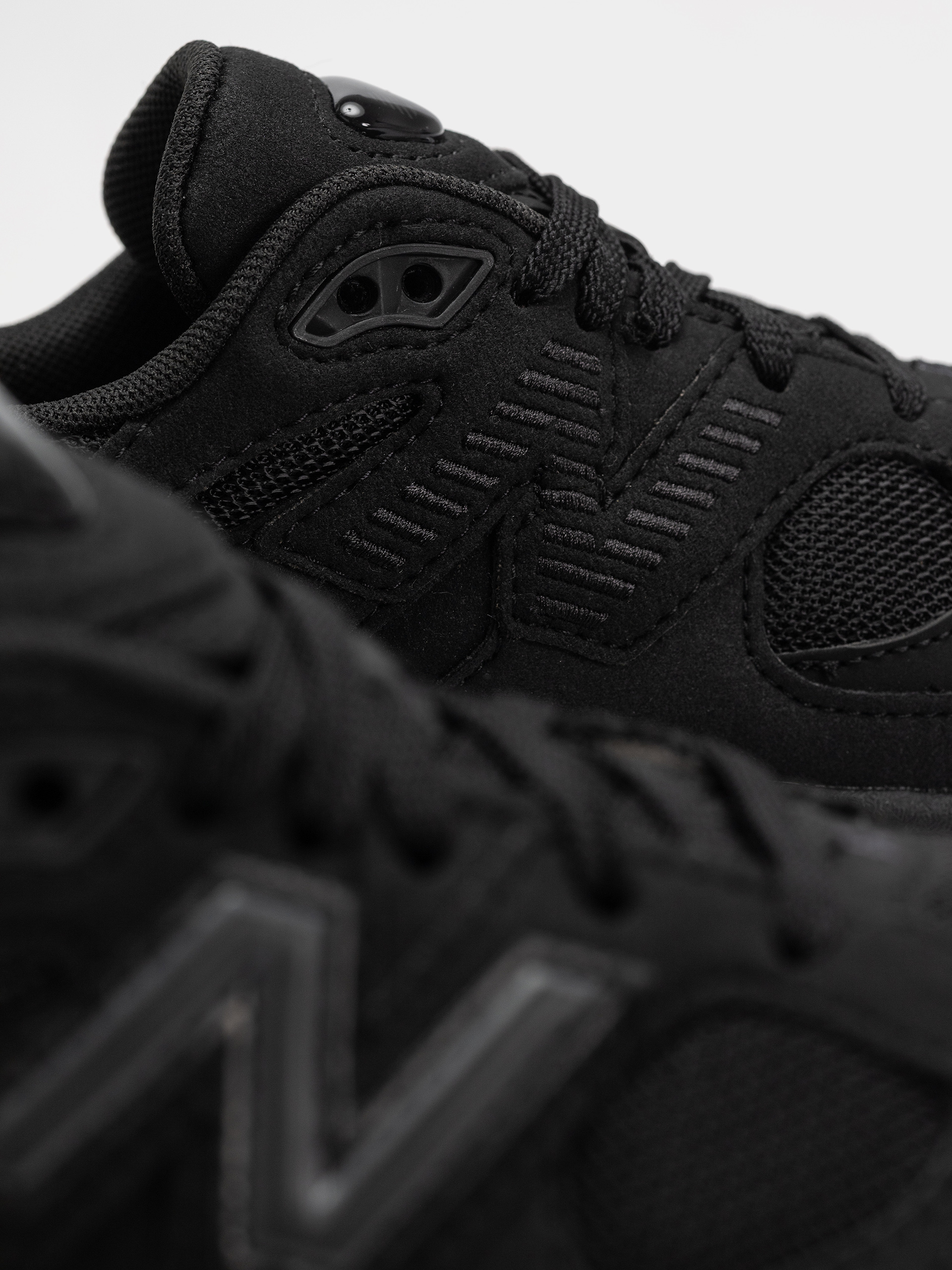 Pantofi New Balance 9060 JR (black/phantom)