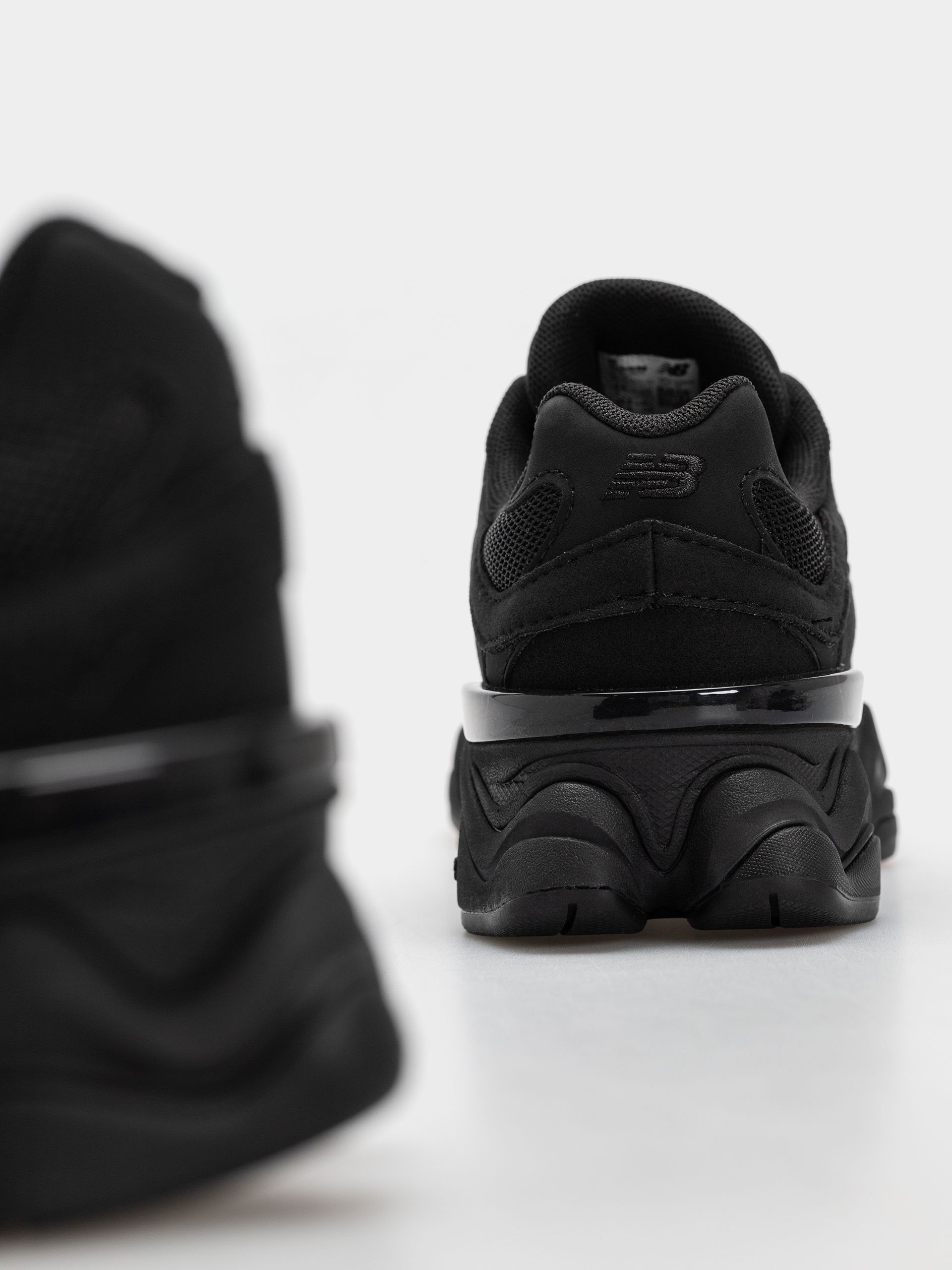 Pantofi New Balance 9060 JR (black/phantom)