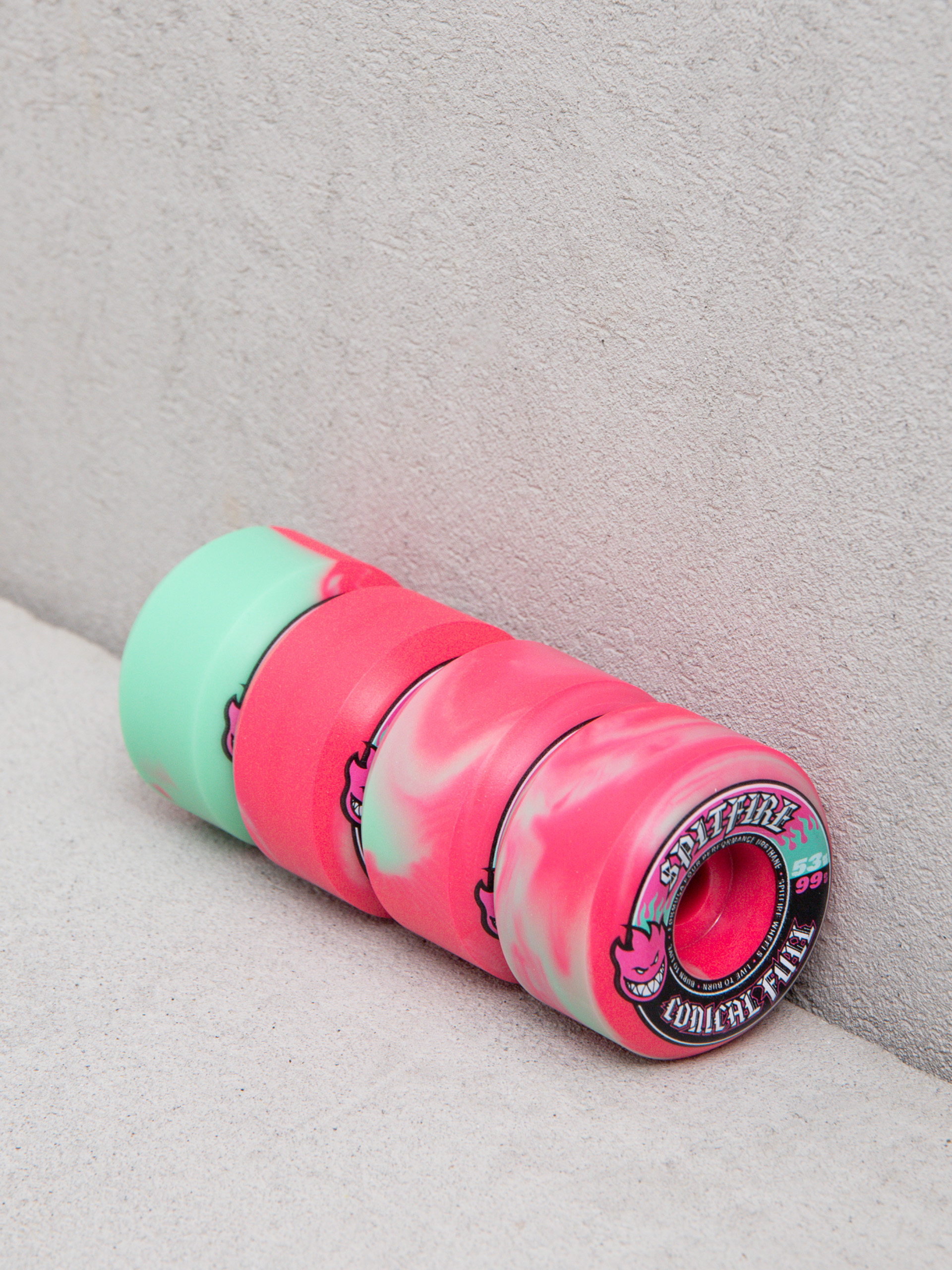 Role Spitfire F4 99D Team Color Pack F4 99 Conical Full (teal/pink swirl)