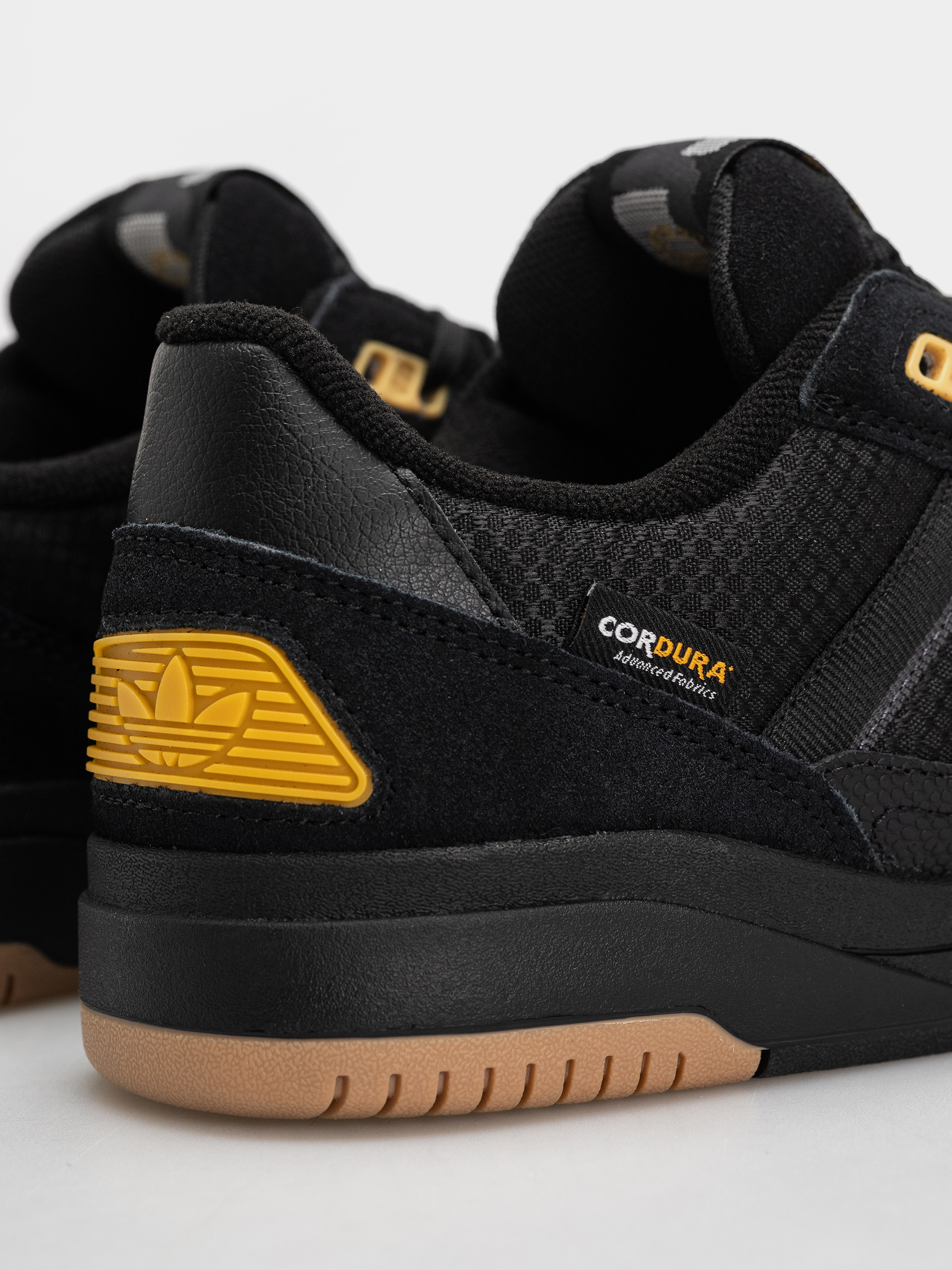 Pantofi adidas Tekkira Cup (carbon/carbon/cblack)