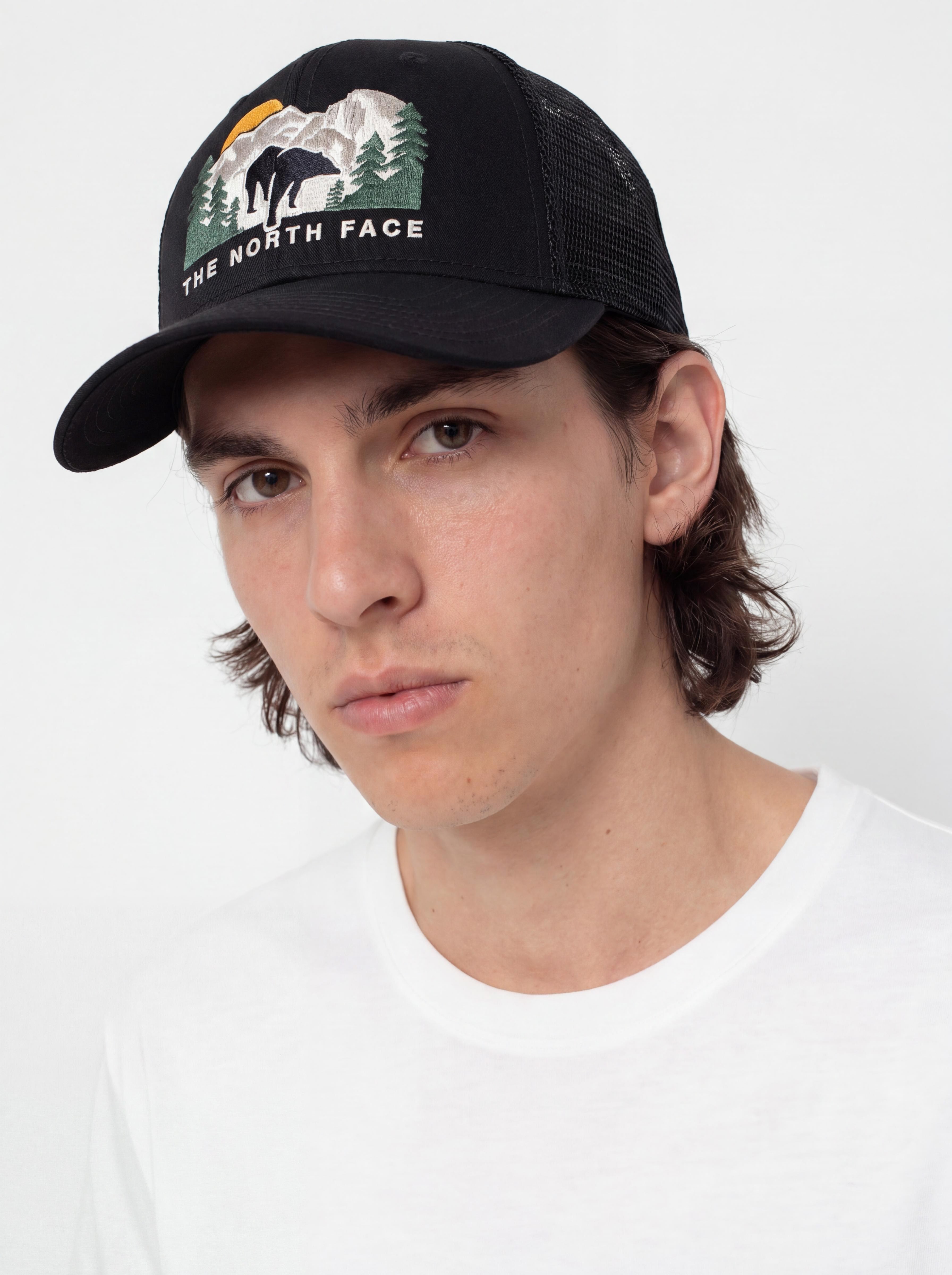 Șapcă The North Face Embroidered Mudder Trucker (tnf black/tnf black/bear green)
