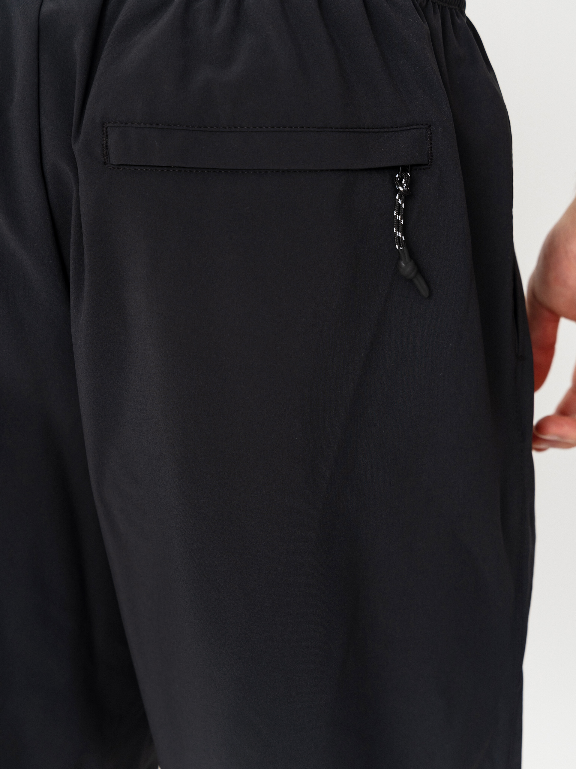 Pantaloni scurți OBEY Travel (black)