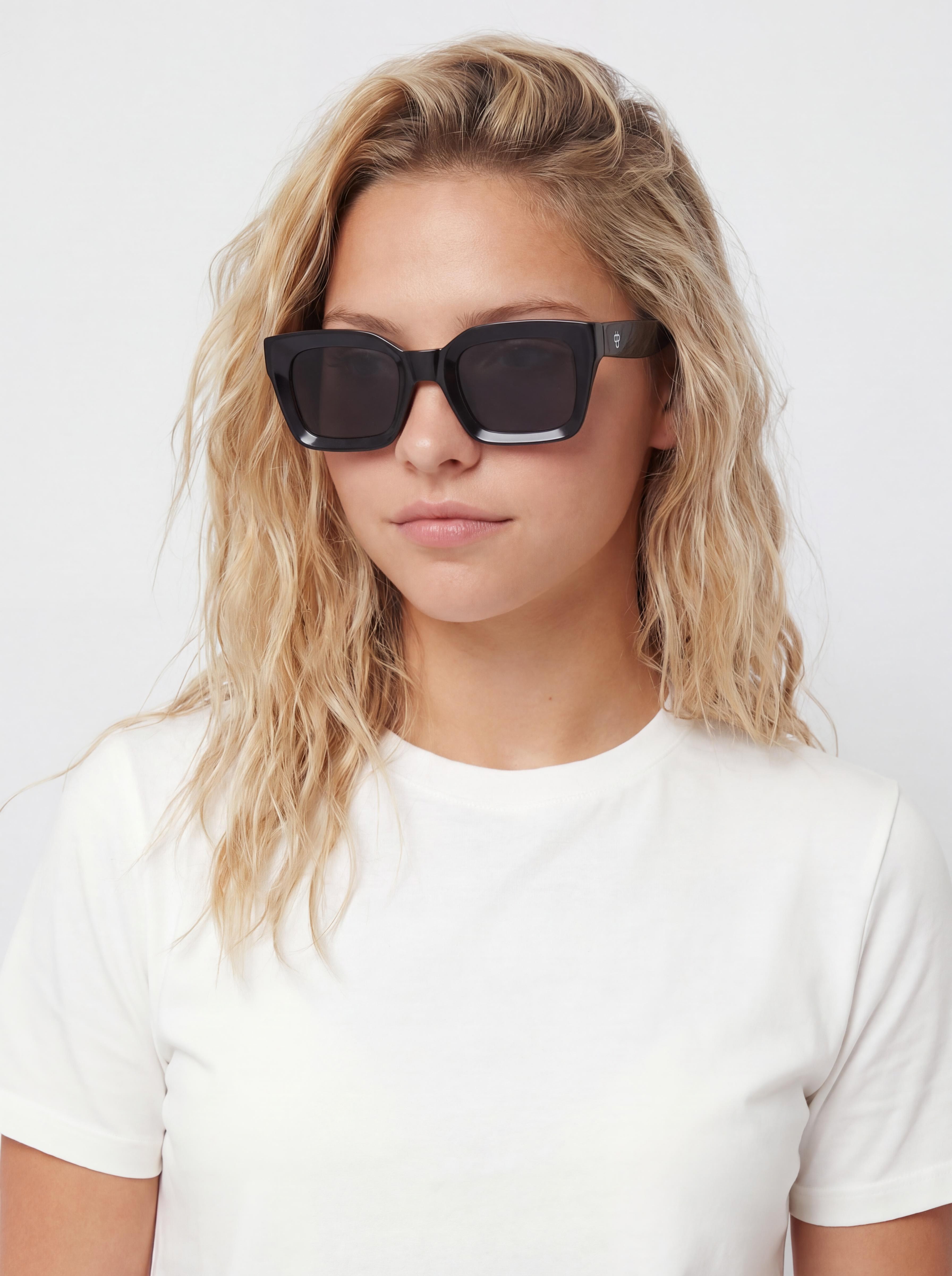 Ochelari de soare CHPO Anna (matte black/black)