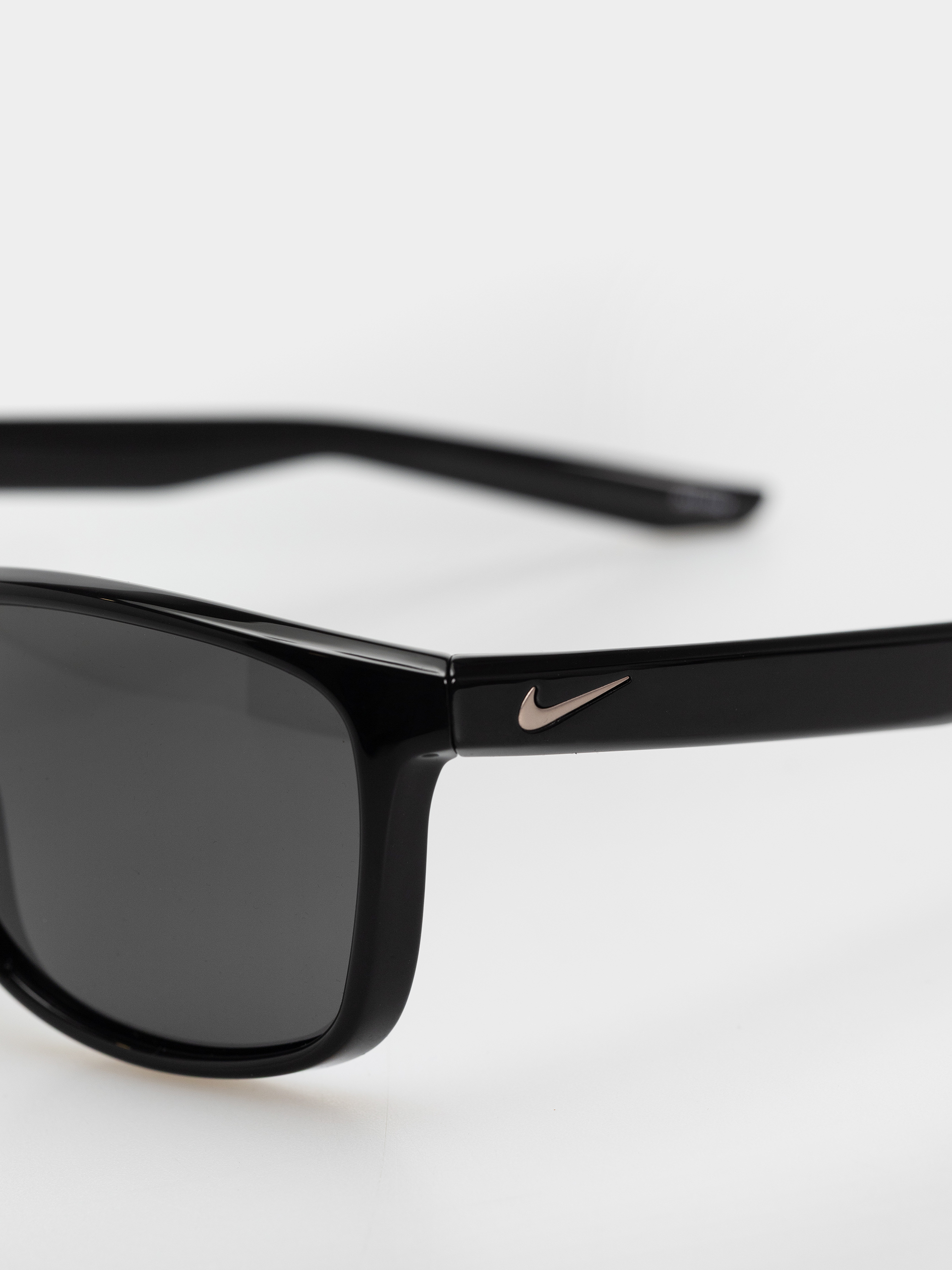 Ochelari de soare Nike SB Essential Endeavor (black/grey)