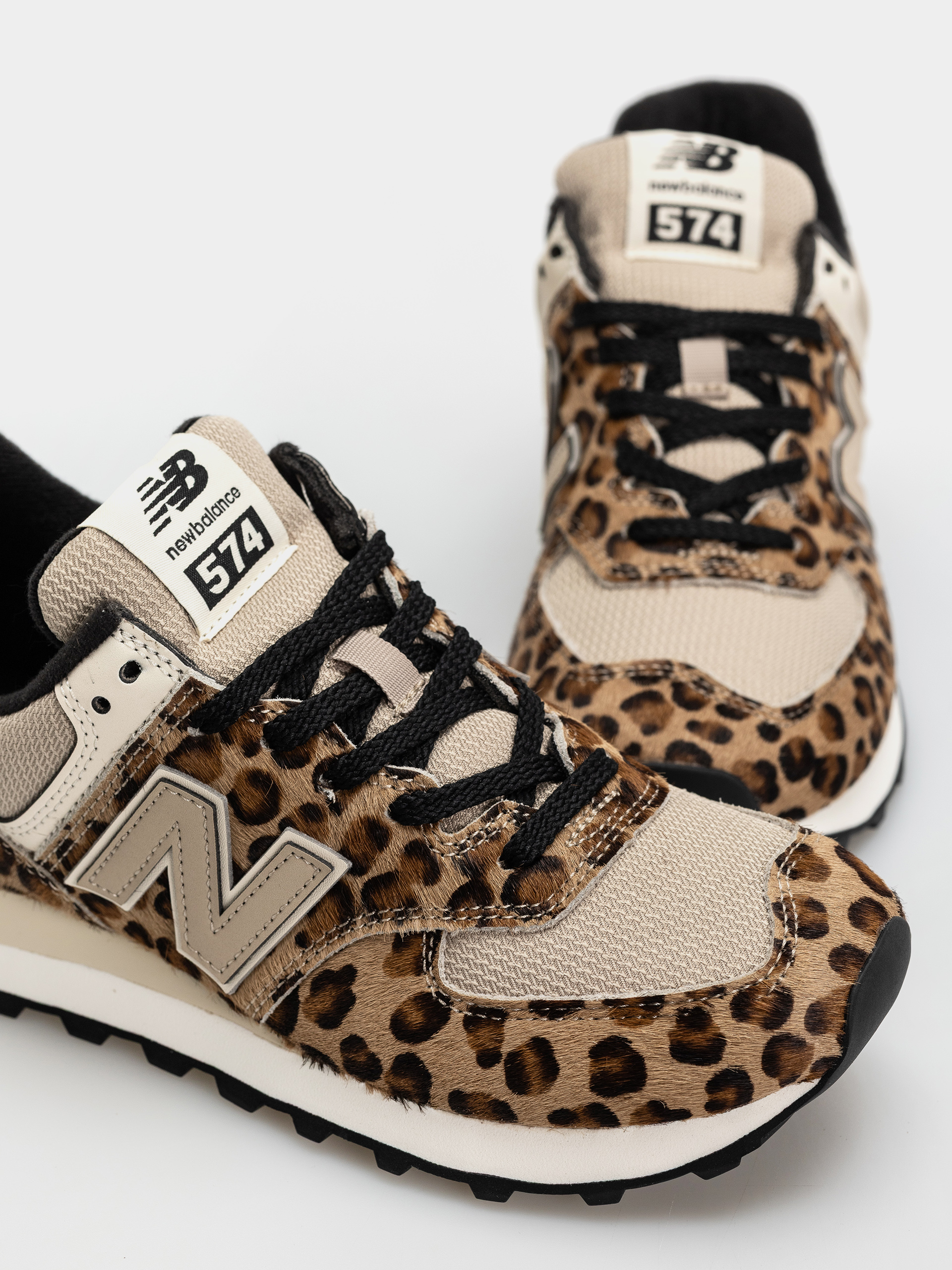 Pantofi New Balance 574 Wmn (stoneware/linen/black)