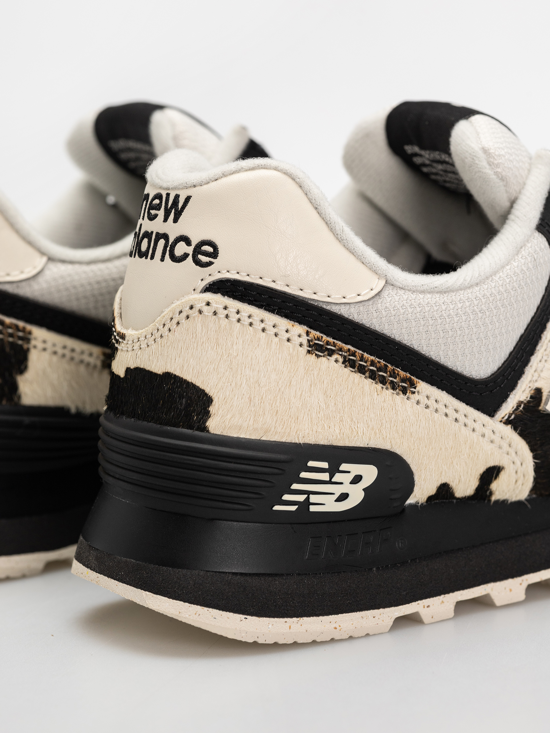 Pantofi New Balance 574 Wmn (black/linen)