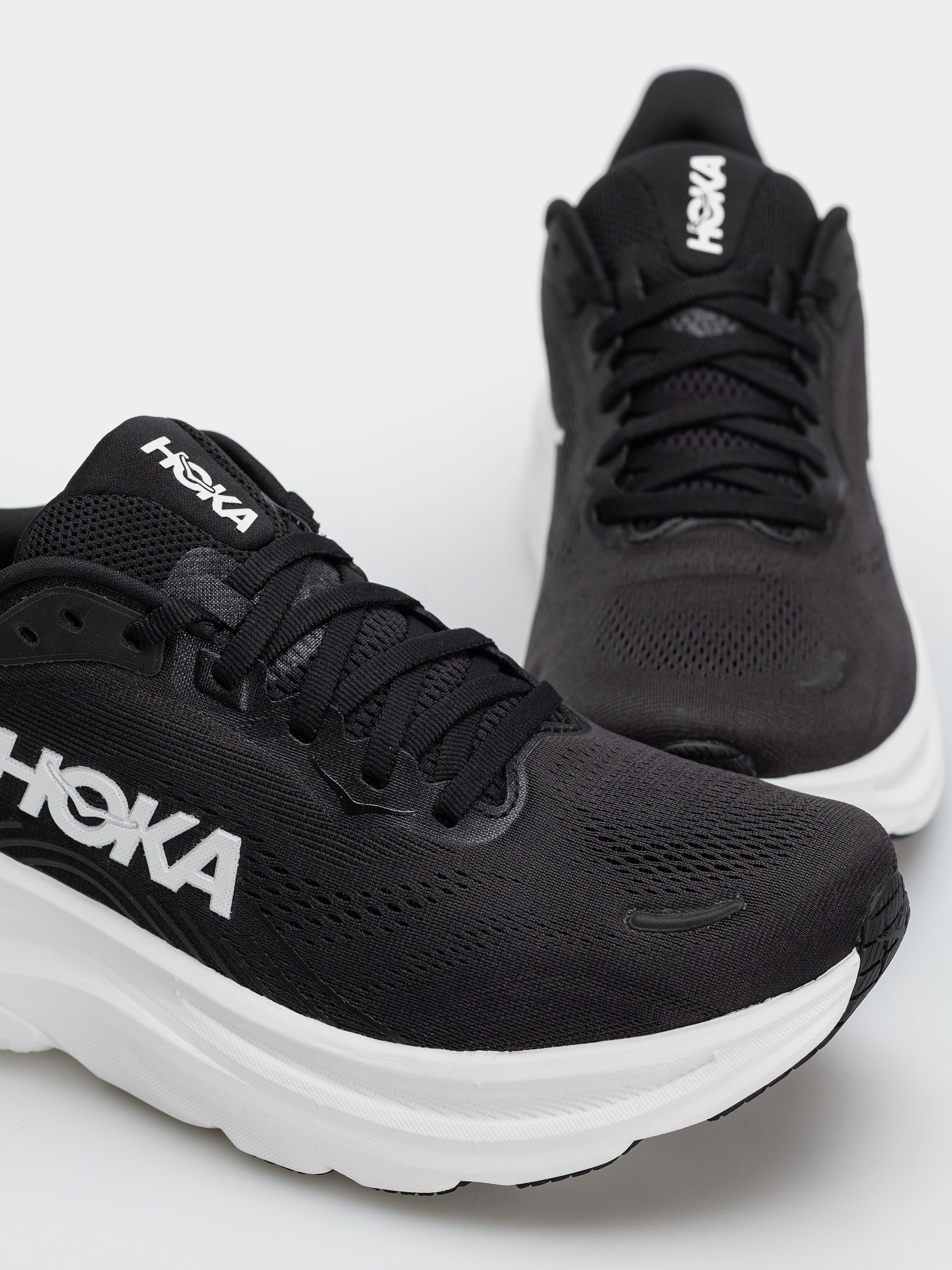 Pantofi Hoka Clifton 11 (black/white)