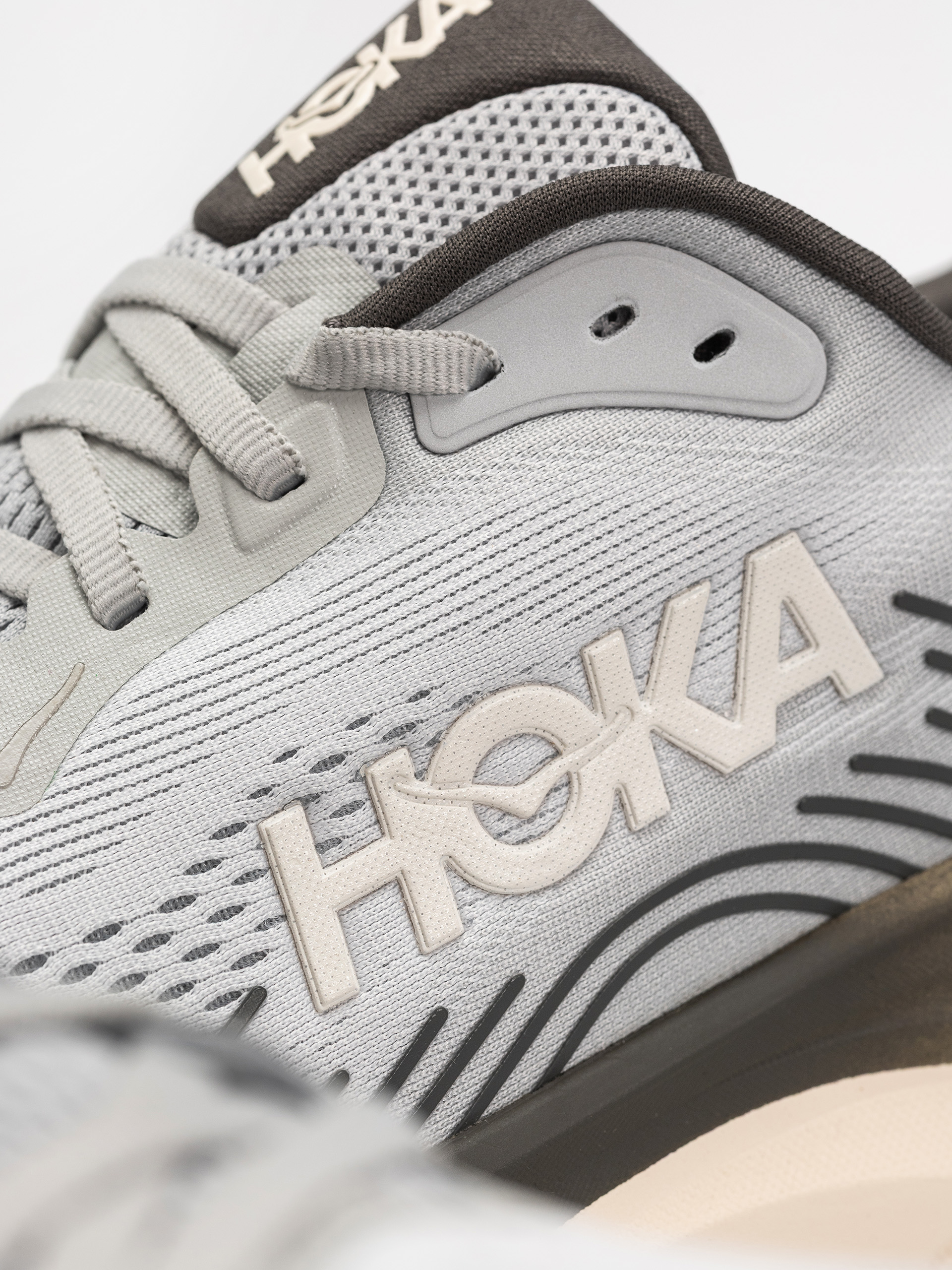 Pantofi Hoka Clifton 11 (stardust/alabaster)