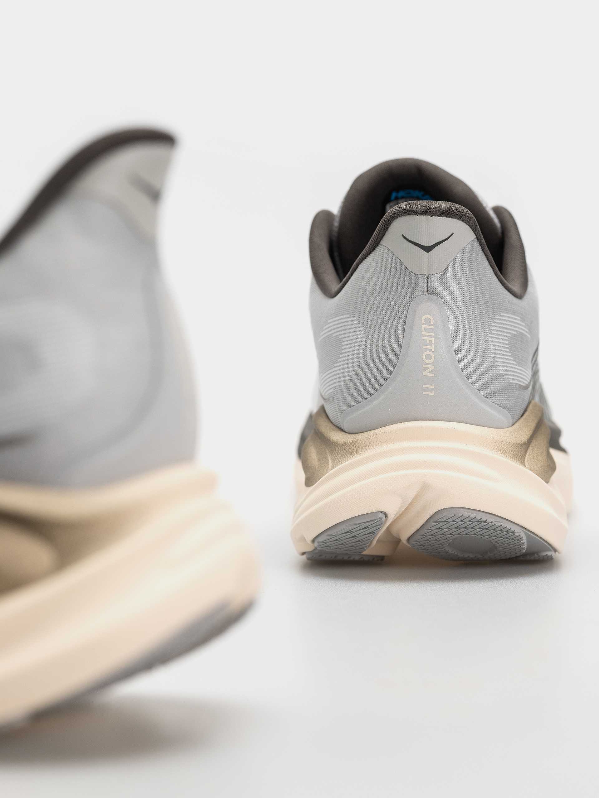 Pantofi Hoka Clifton 11 (stardust/alabaster)