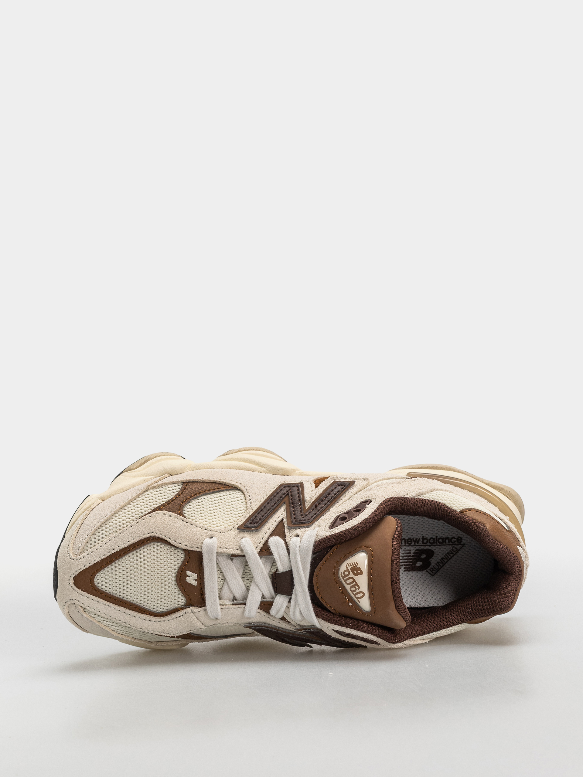 Pantofi New Balance 9060 JR (breakfast tea/angora)