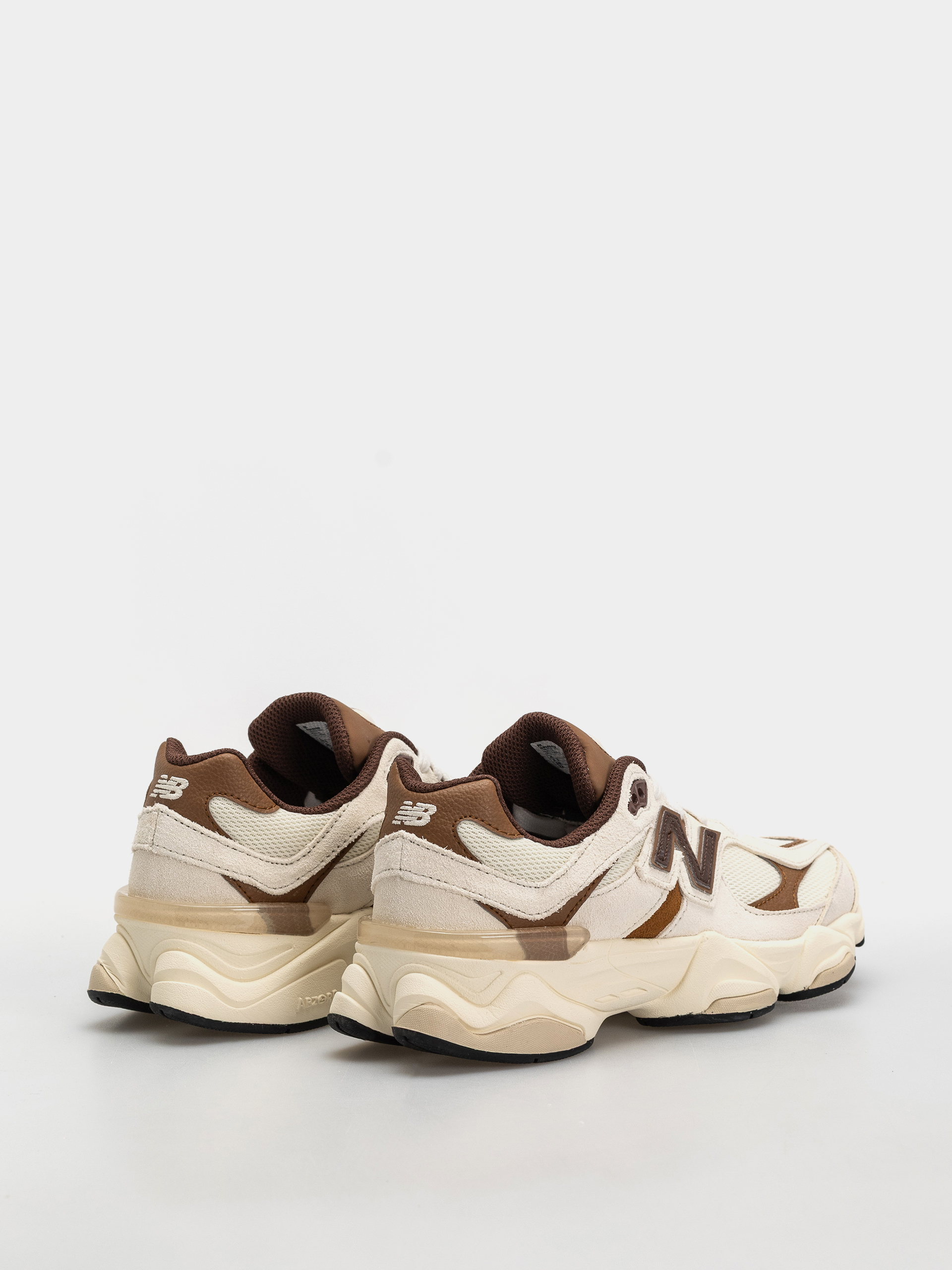Pantofi New Balance 9060 JR (breakfast tea/angora)