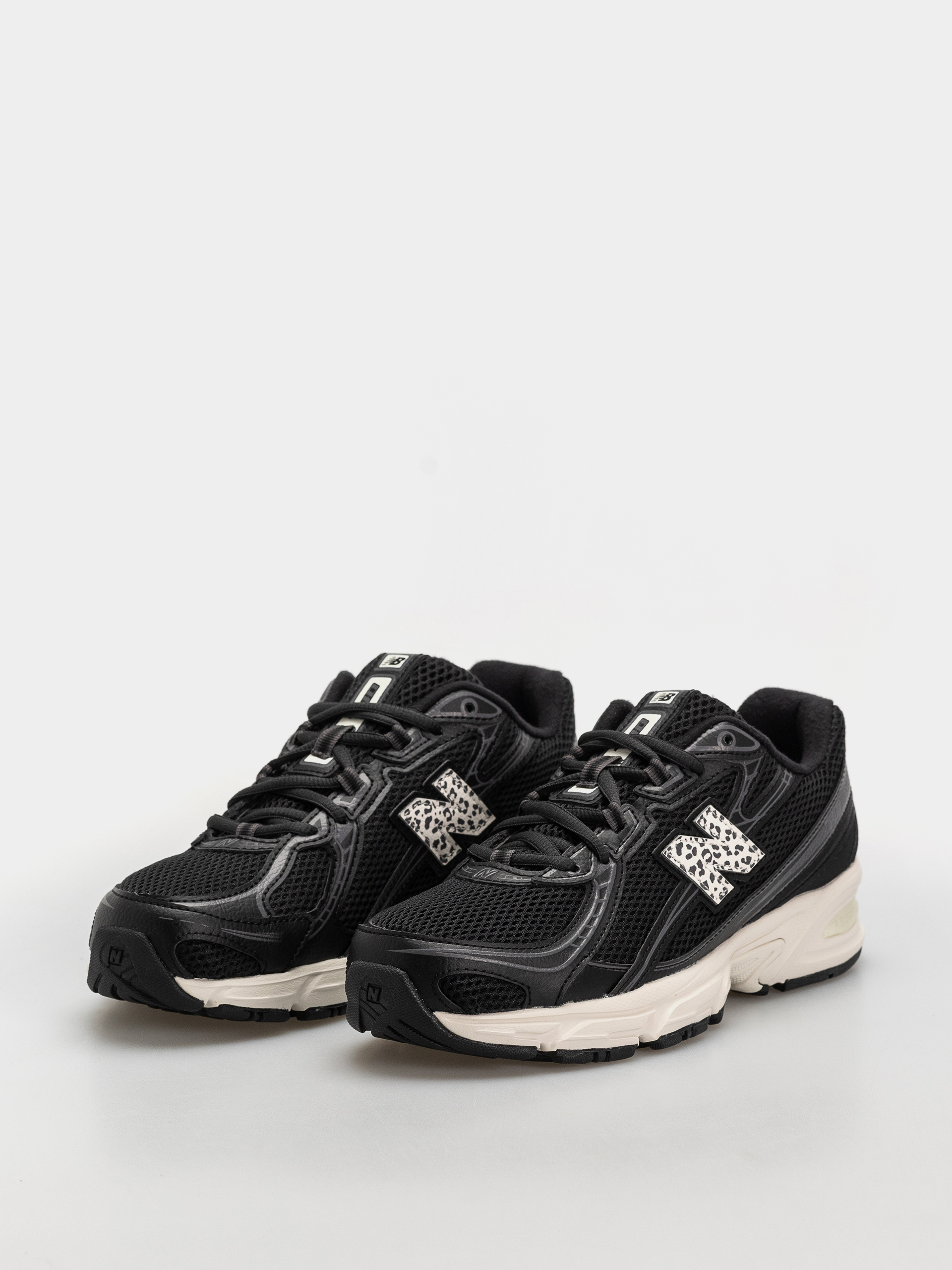 Pantofi New Balance 740 (black/sea salt)