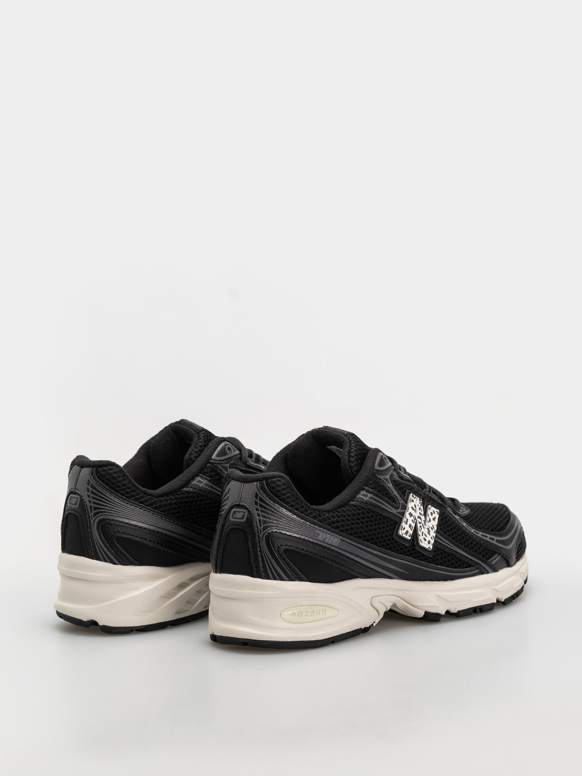 Pantofi New Balance 740 (black/sea salt)