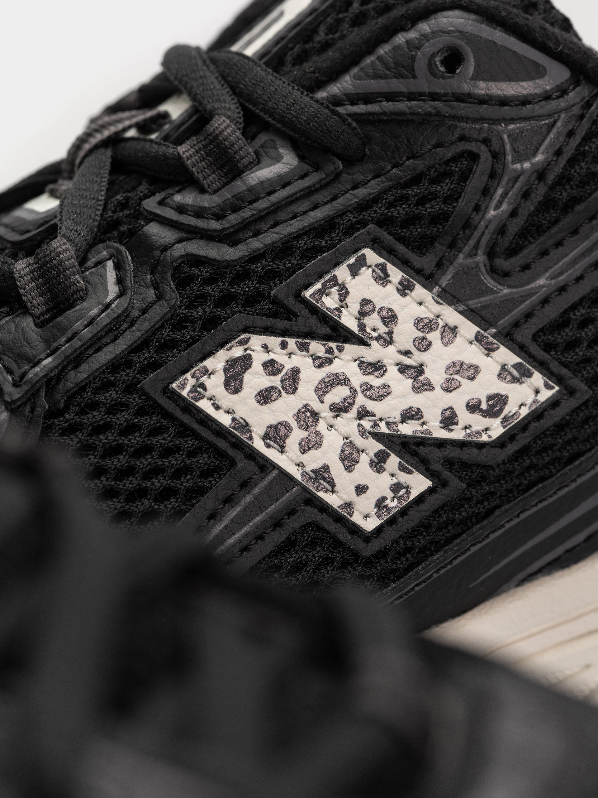 Pantofi New Balance 740 (black/sea salt)