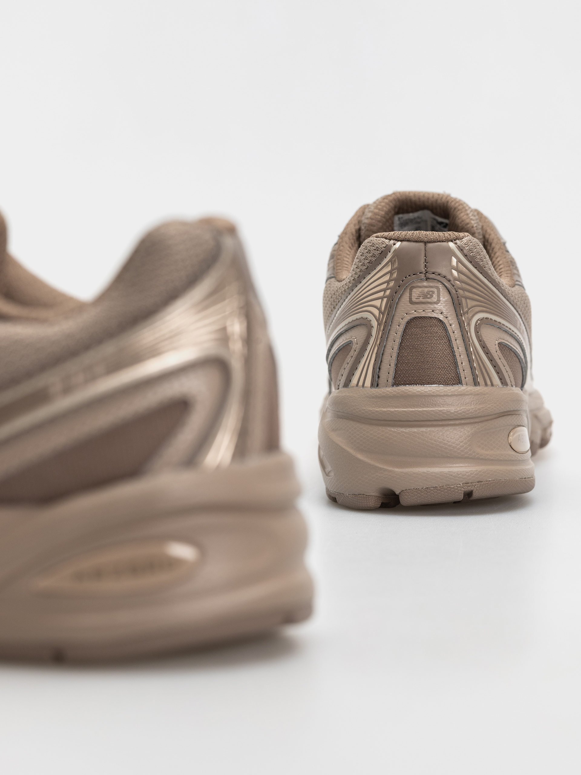Pantofi New Balance 740 (mushroom/timberwolf)