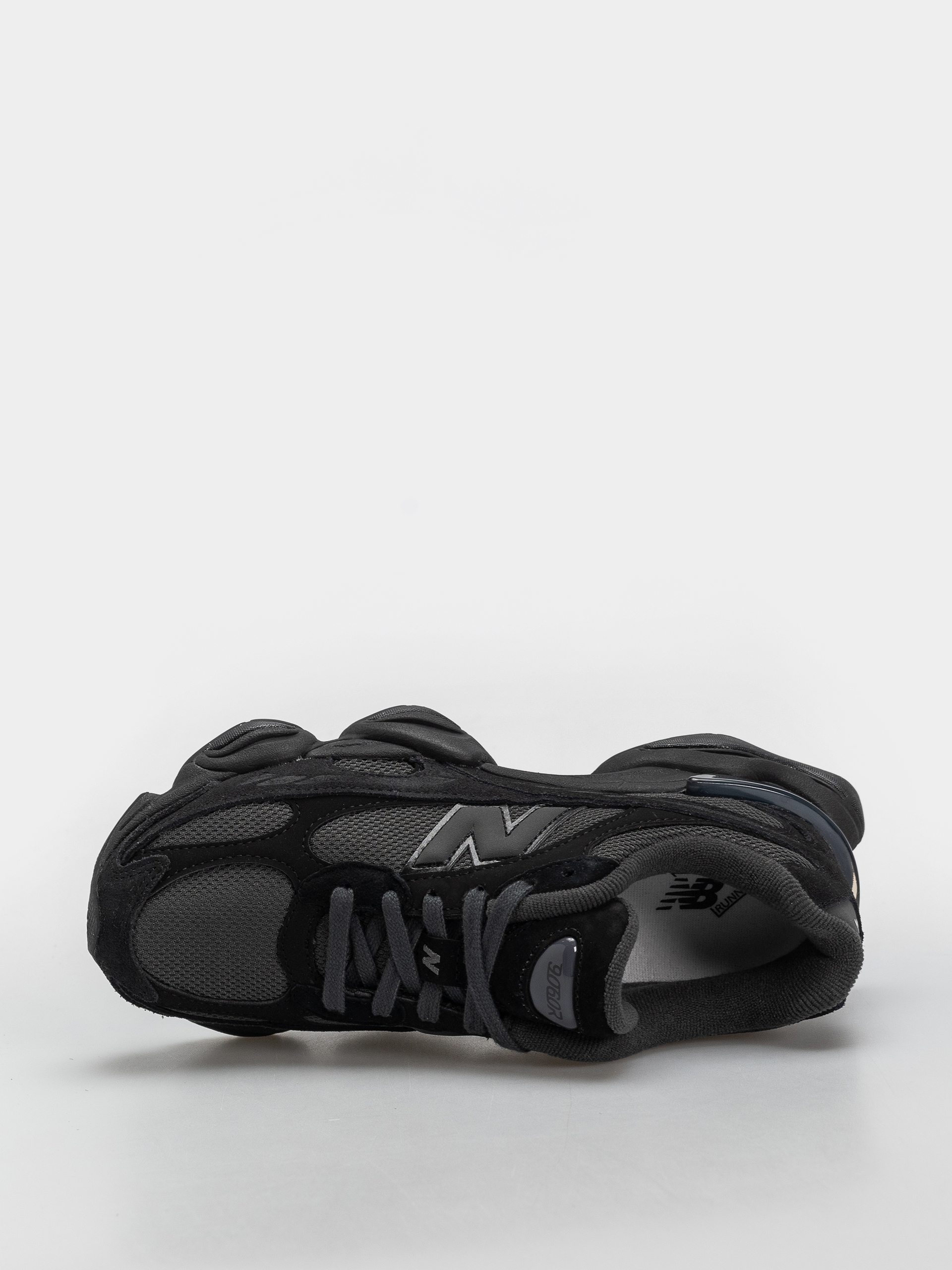 Pantofi New Balance 9060 (black/blacktop)