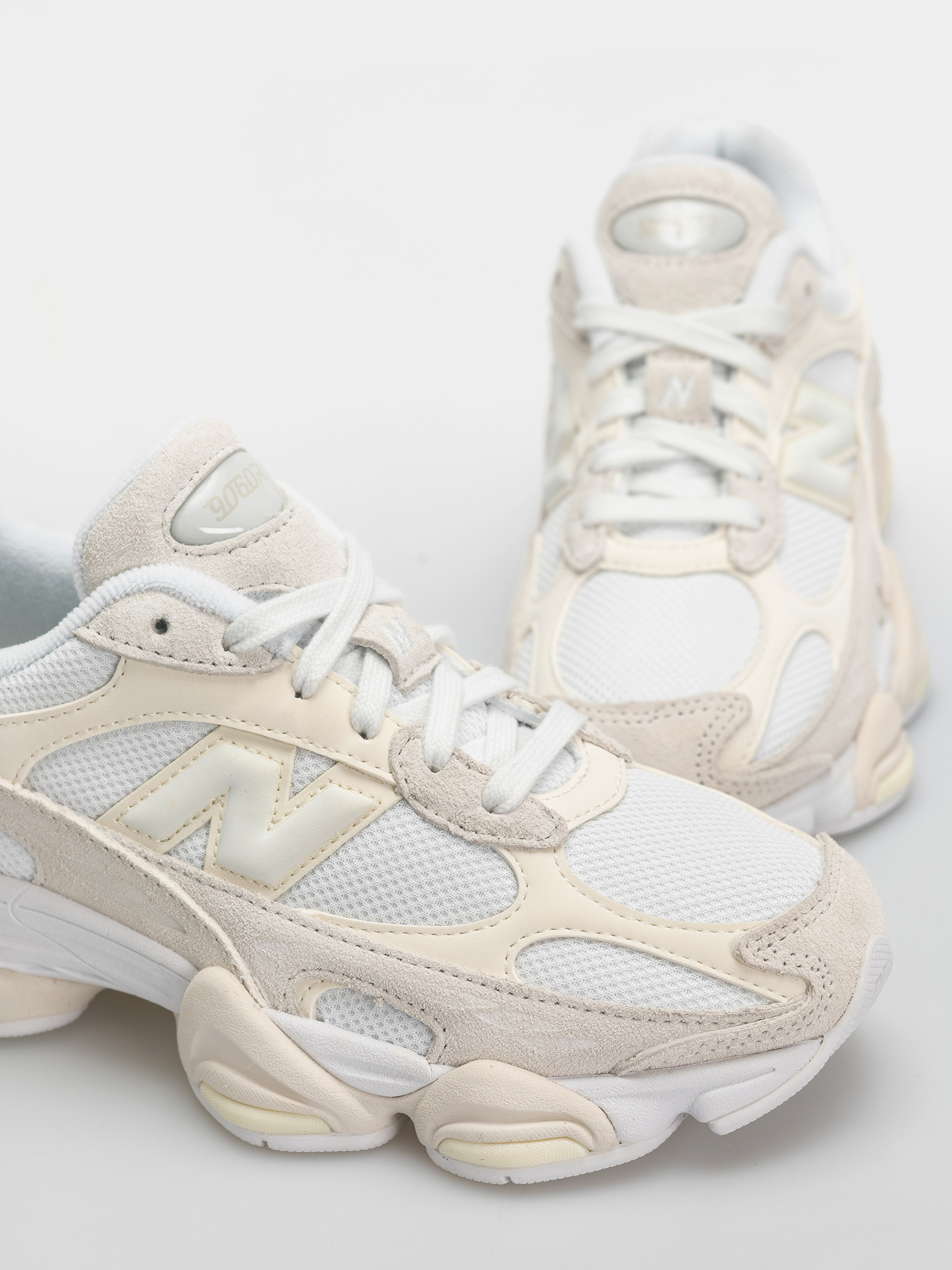 Pantofi New Balance 9060 (angora/sea salt)