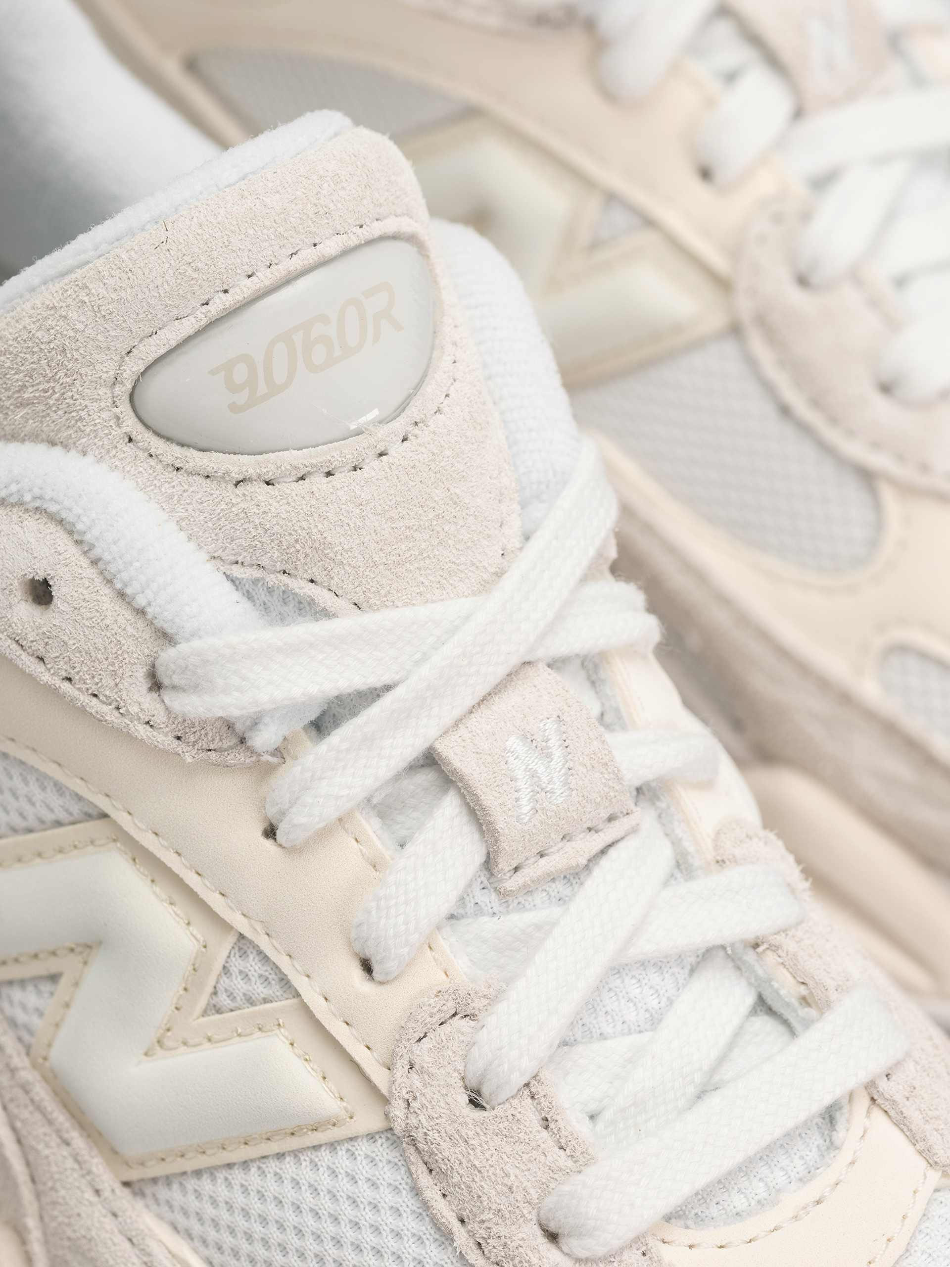 Pantofi New Balance 9060 (angora/sea salt)