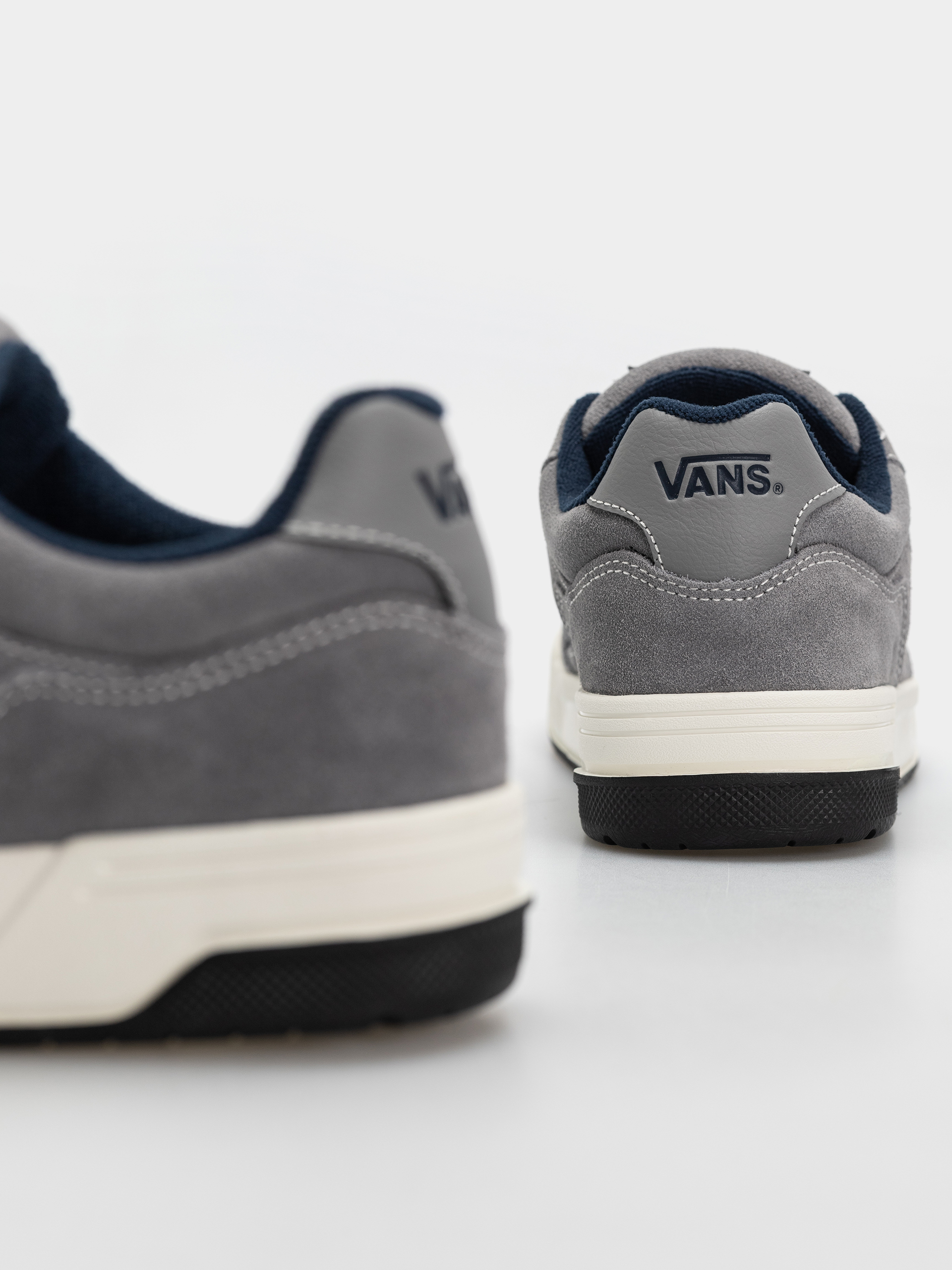 Pantofi Vans Upland (gray/navy)