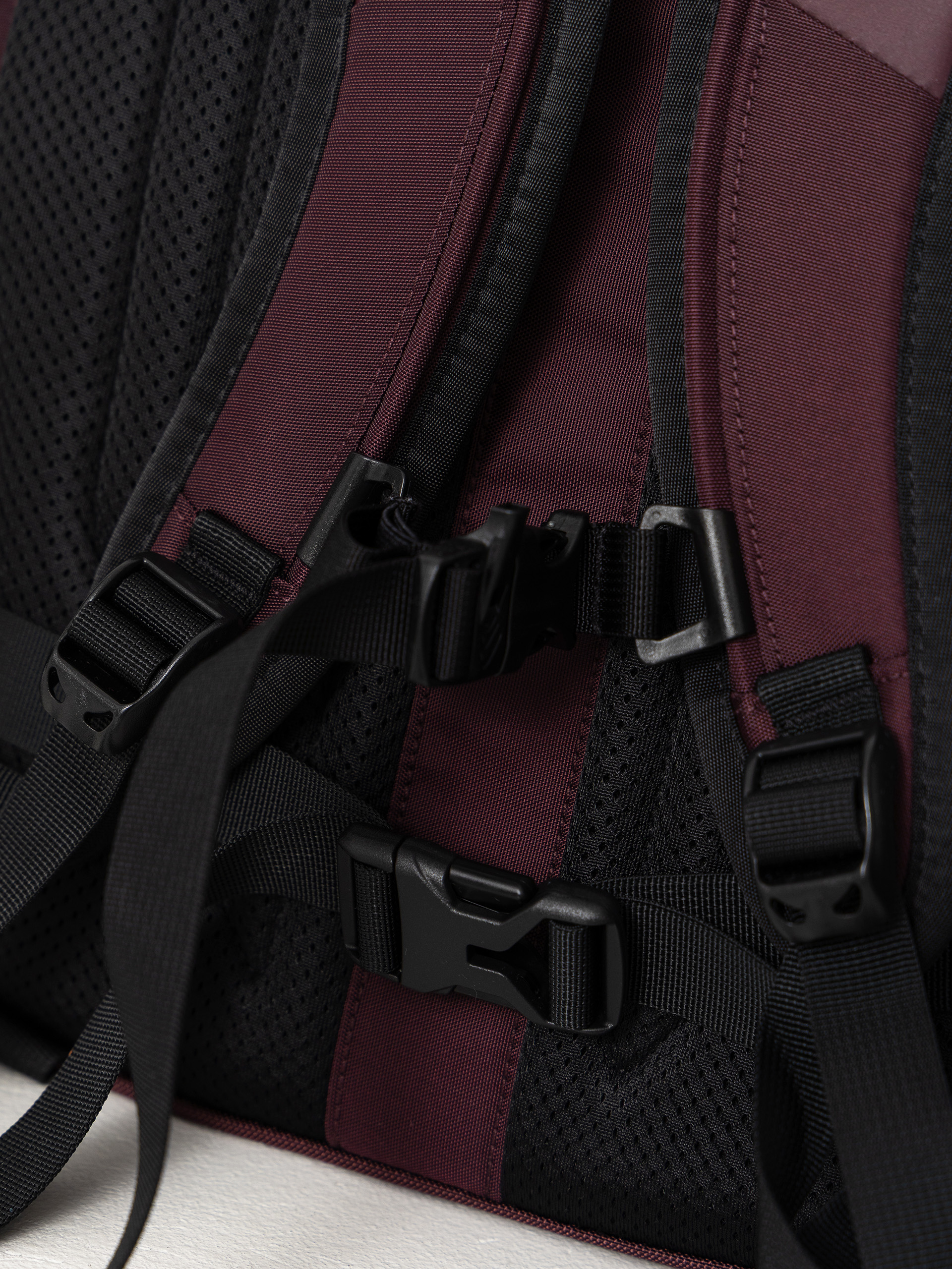 Rucsac The North Face Hot Shot Base Camp (deep burgundy)