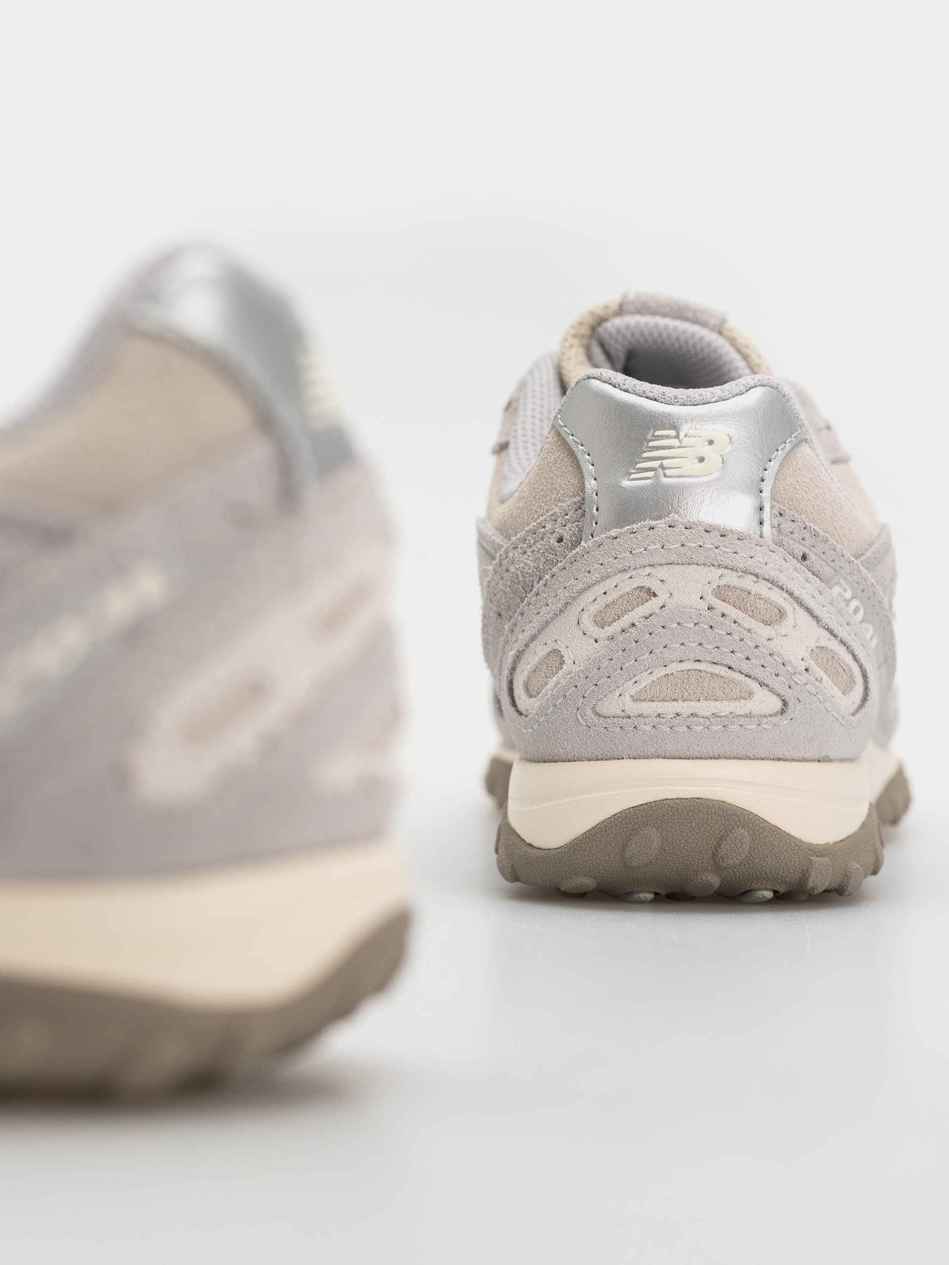 Pantofi New Balance 204L (grey matter shipyard)