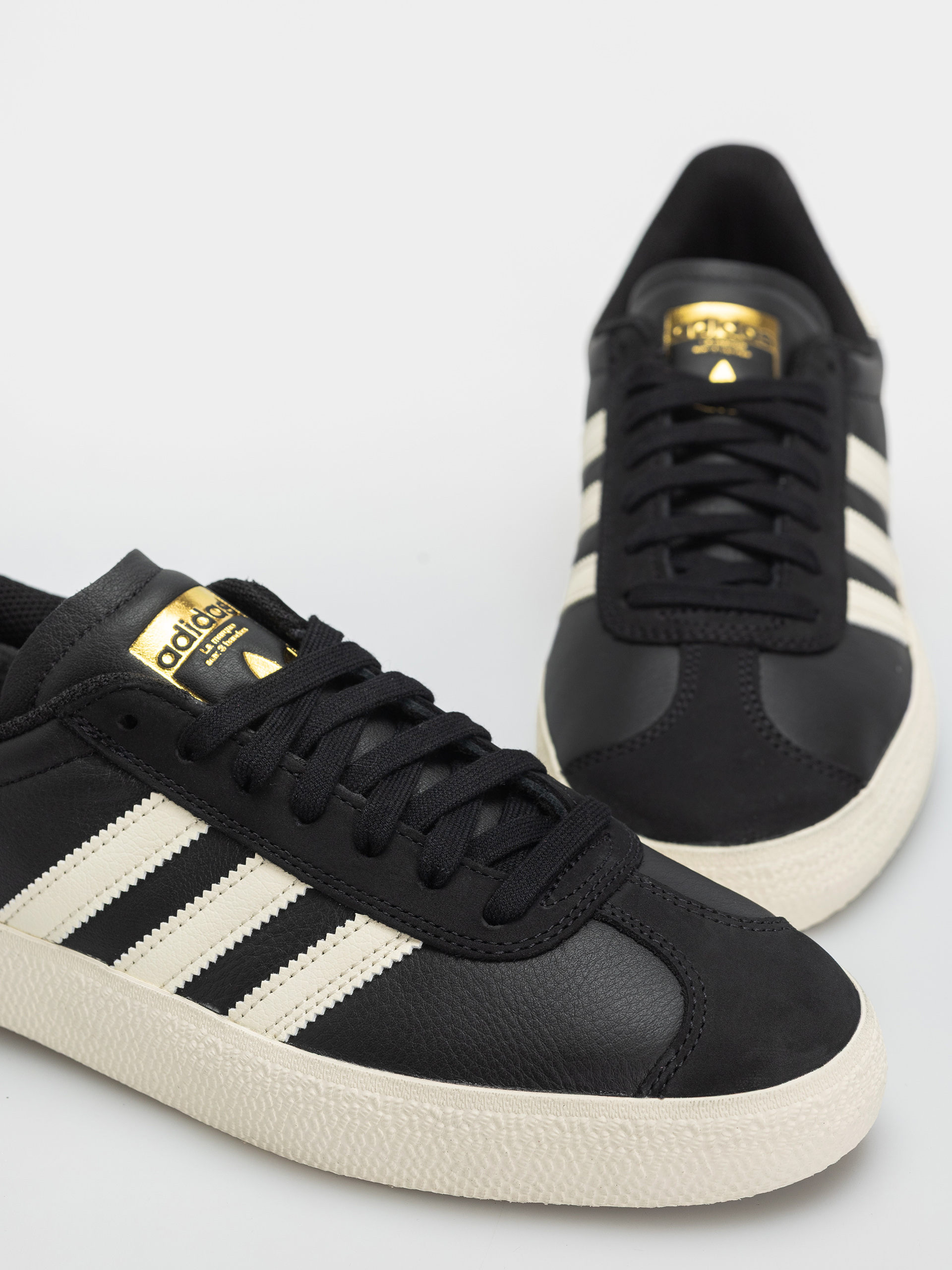 Pantofi adidas Gazelle Adv (cblack/crewht/goldmt)