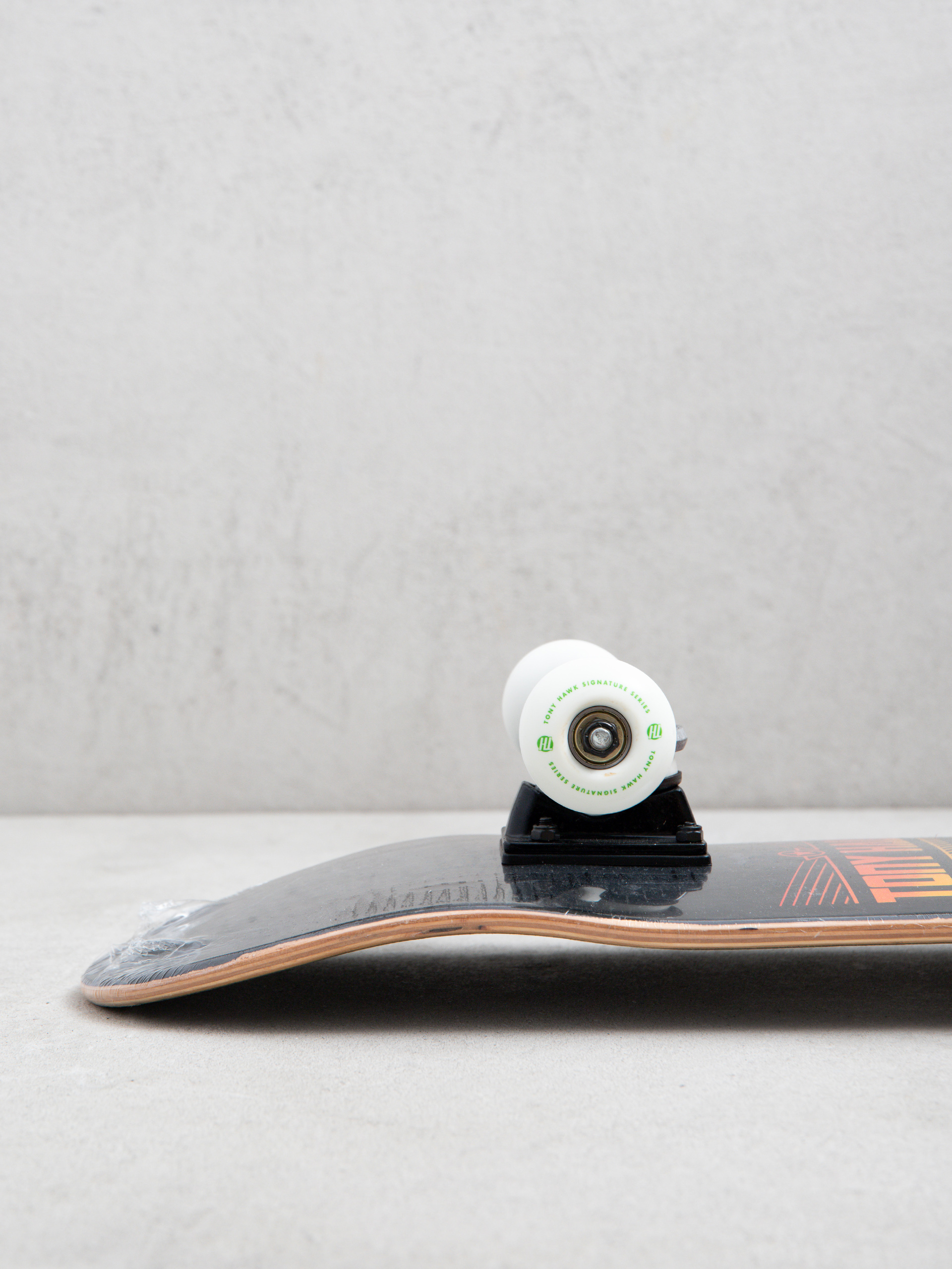Skateboard Tony Hawk Stacked Logo (black)