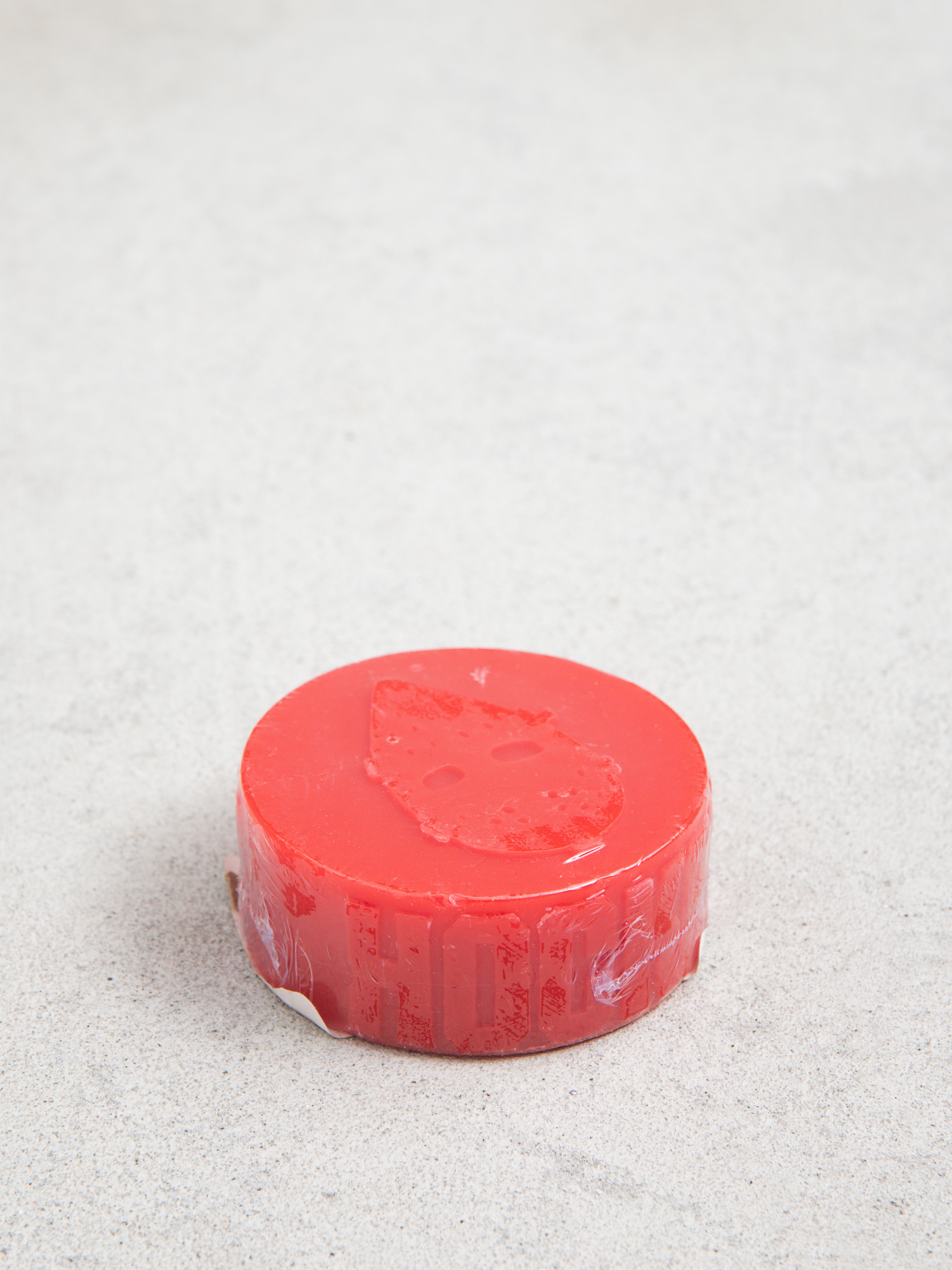 Ceară Hockey Puck (red)