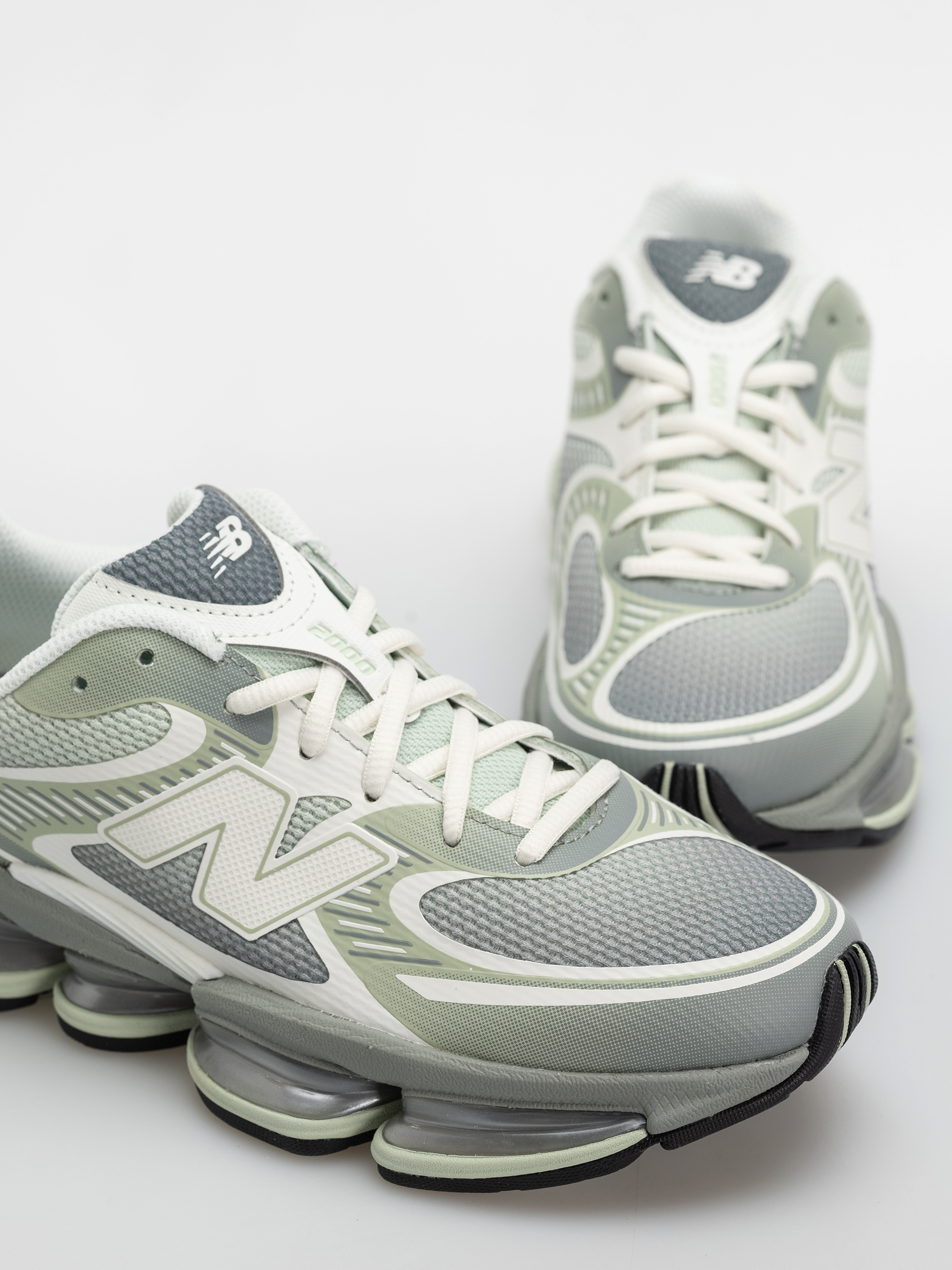 Pantofi New Balance 2000 (silver moss/bayberry/sea salt)