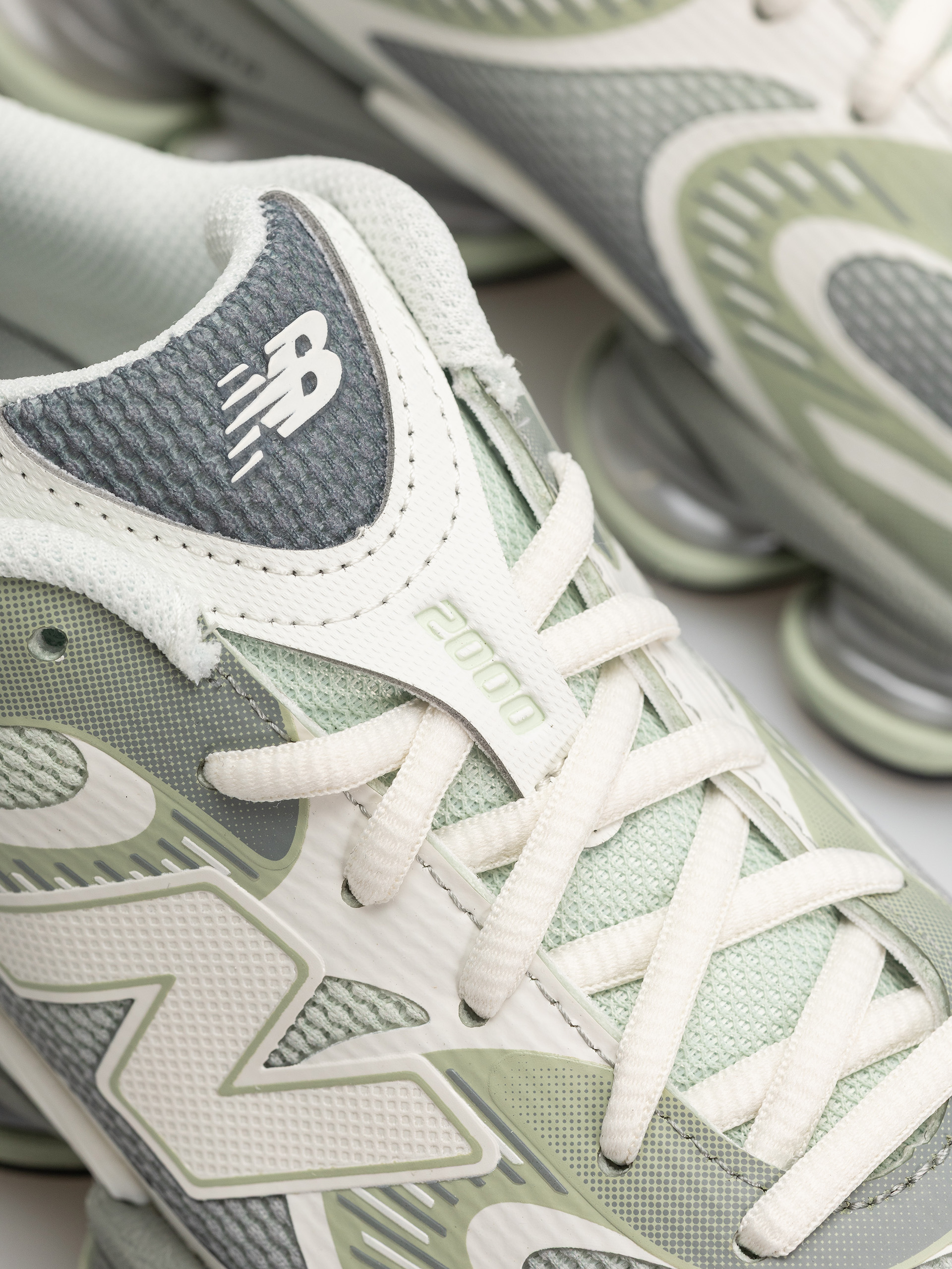 Pantofi New Balance 2000 (silver moss/bayberry/sea salt)
