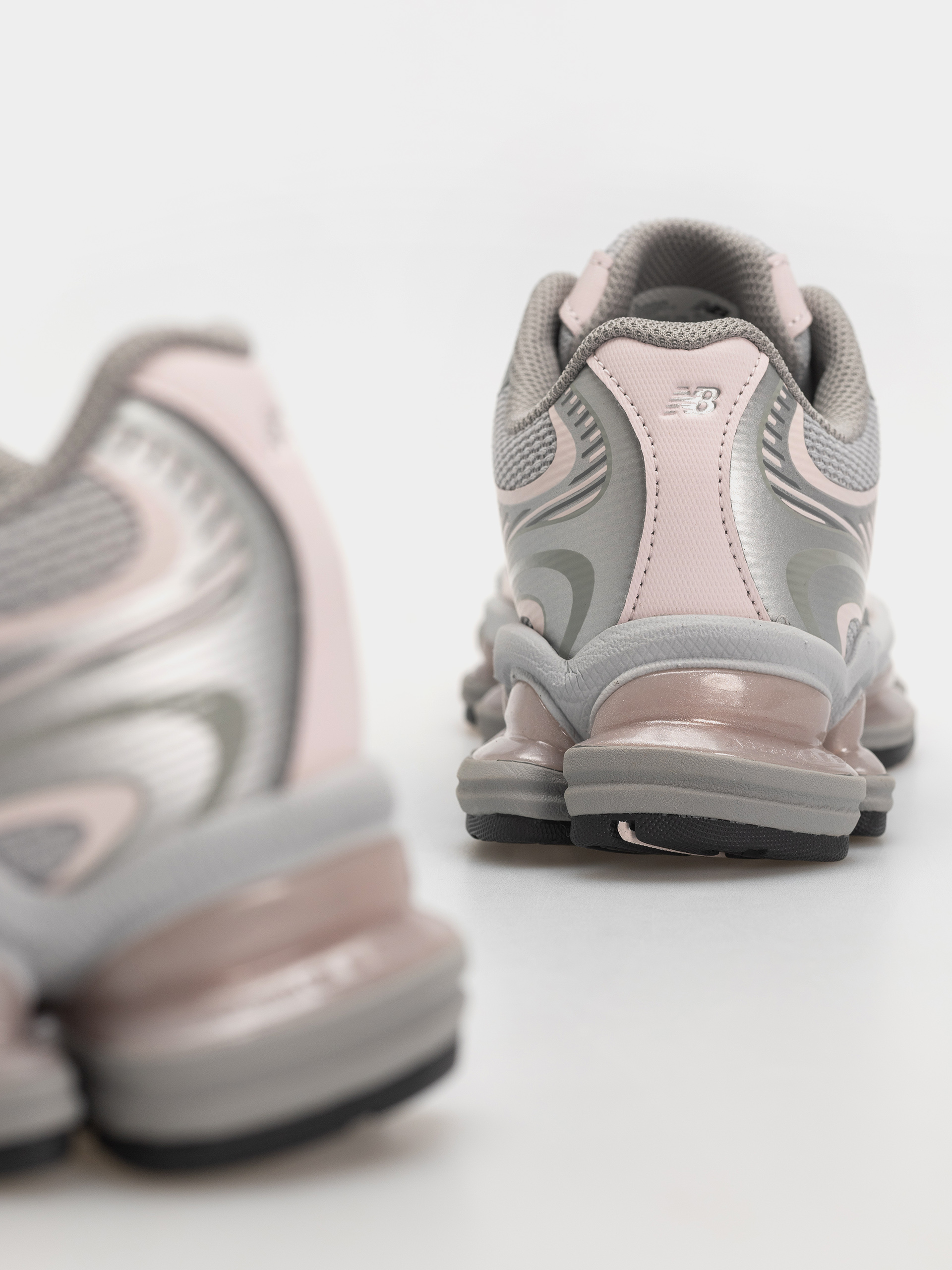 Pantofi New Balance 2000 (raincloud/pink granite)