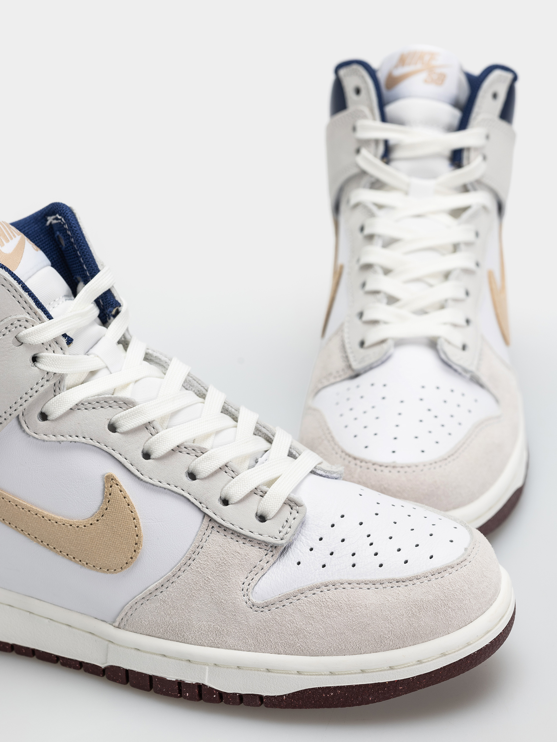 Pantofi Nike SB Dunk High Pro QS Beyond (white/ivorysand duneblue void)