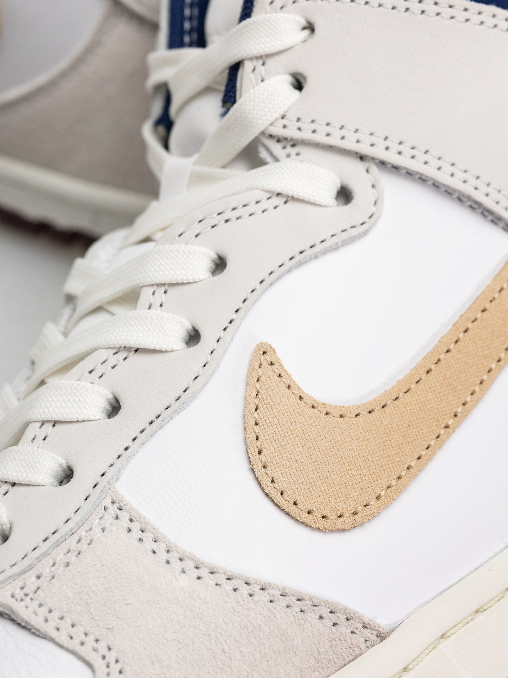 Pantofi Nike SB Dunk High Pro QS Beyond (white/ivorysand duneblue void)