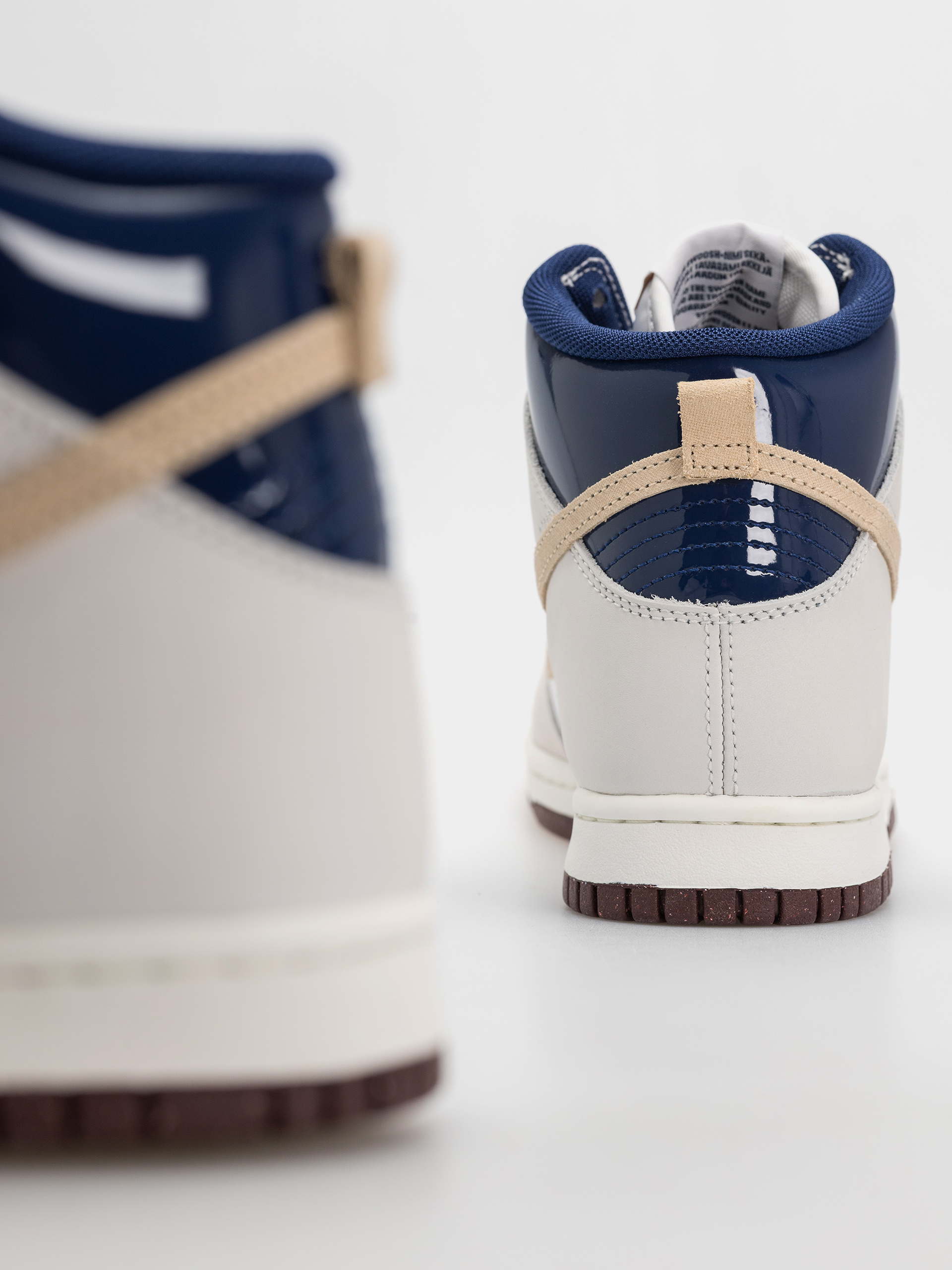Pantofi Nike SB Dunk High Pro QS Beyond (white/ivorysand duneblue void)