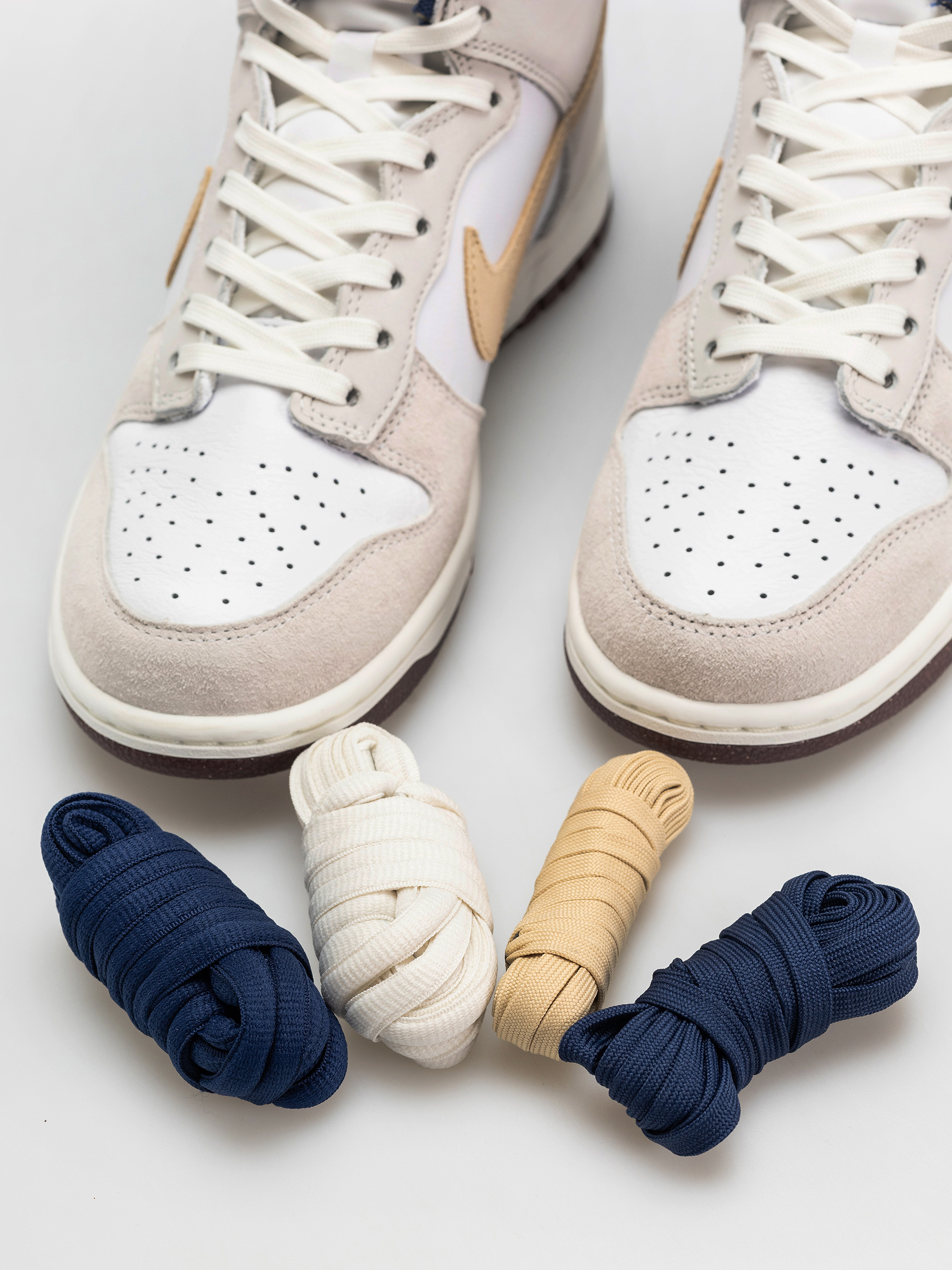 Pantofi Nike SB Dunk High Pro QS Beyond (white/ivorysand duneblue void)